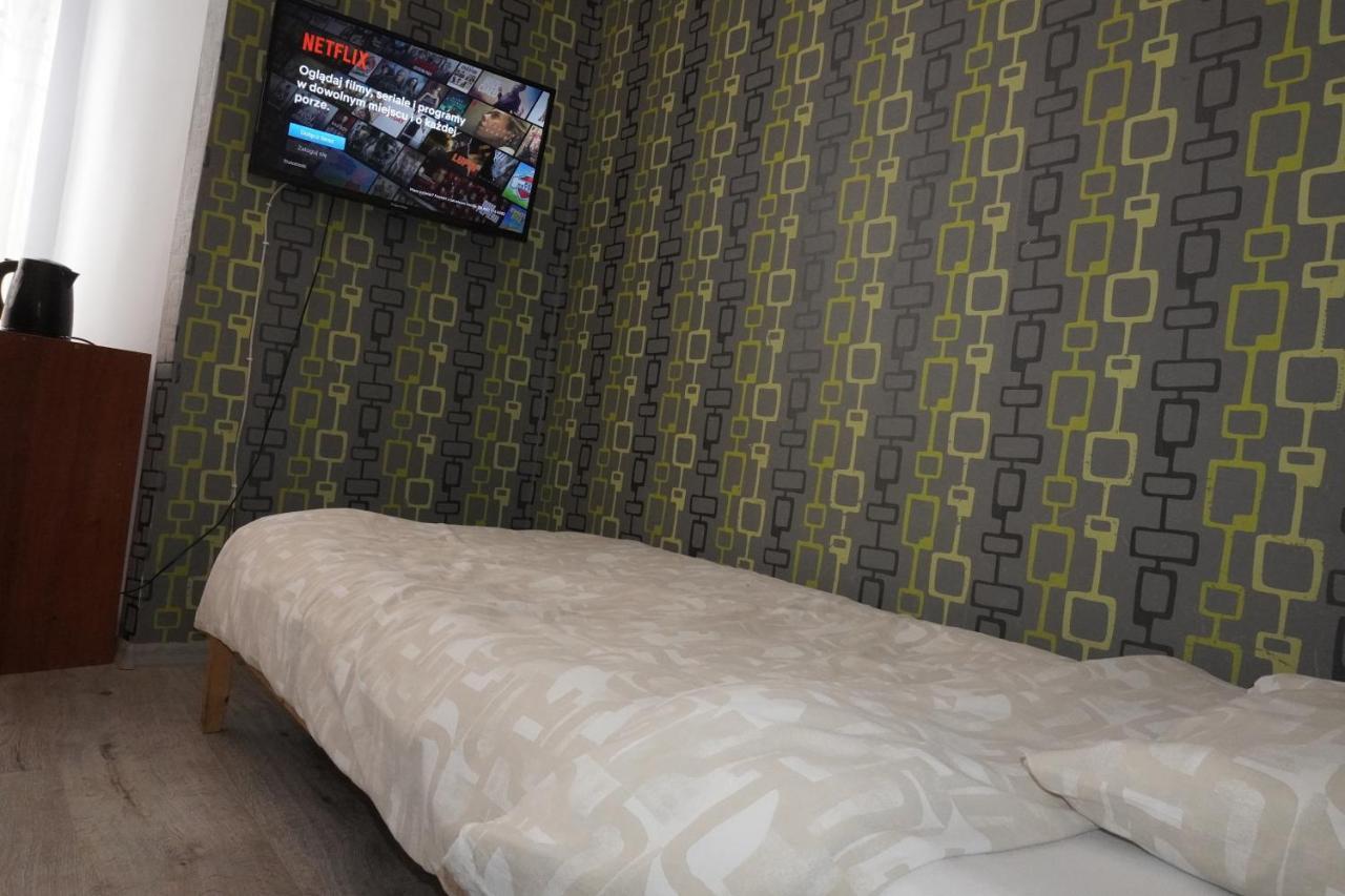 Basic Triple Room with Shared Bathroom