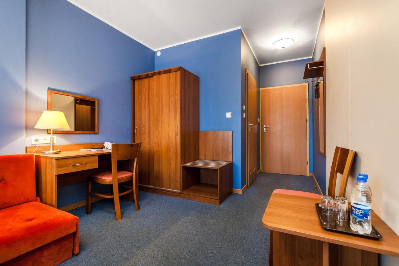 Double or Twin Room Upper Floor