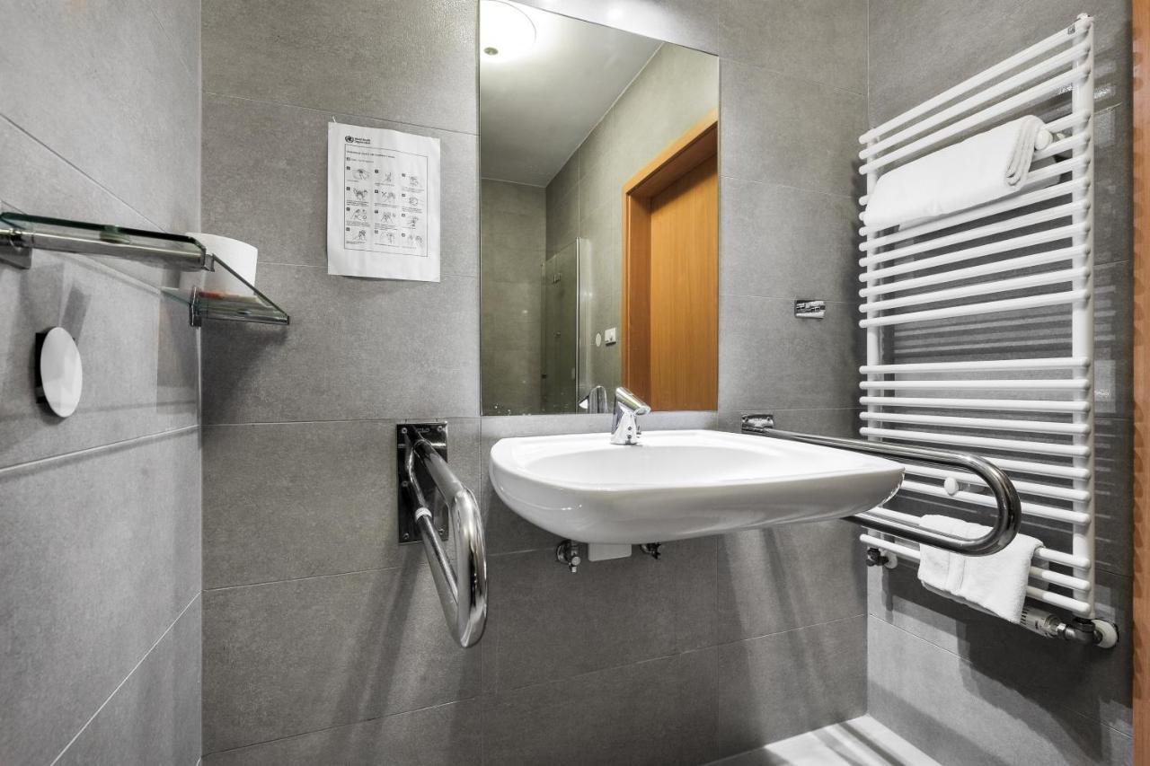 Double or Twin Room Upper Floor
