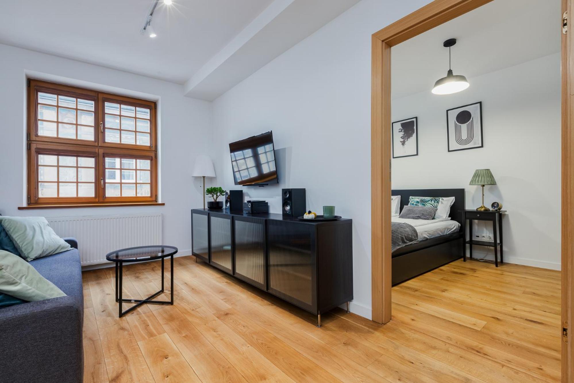 One-Bedroom Apartment Old Town View