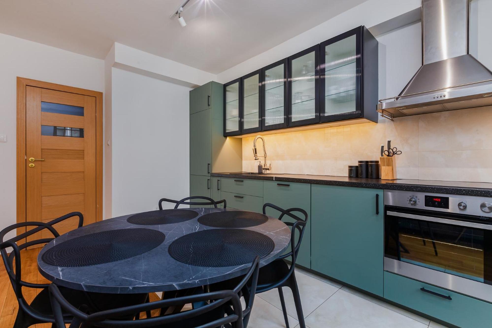 One-Bedroom Apartment Old Town View