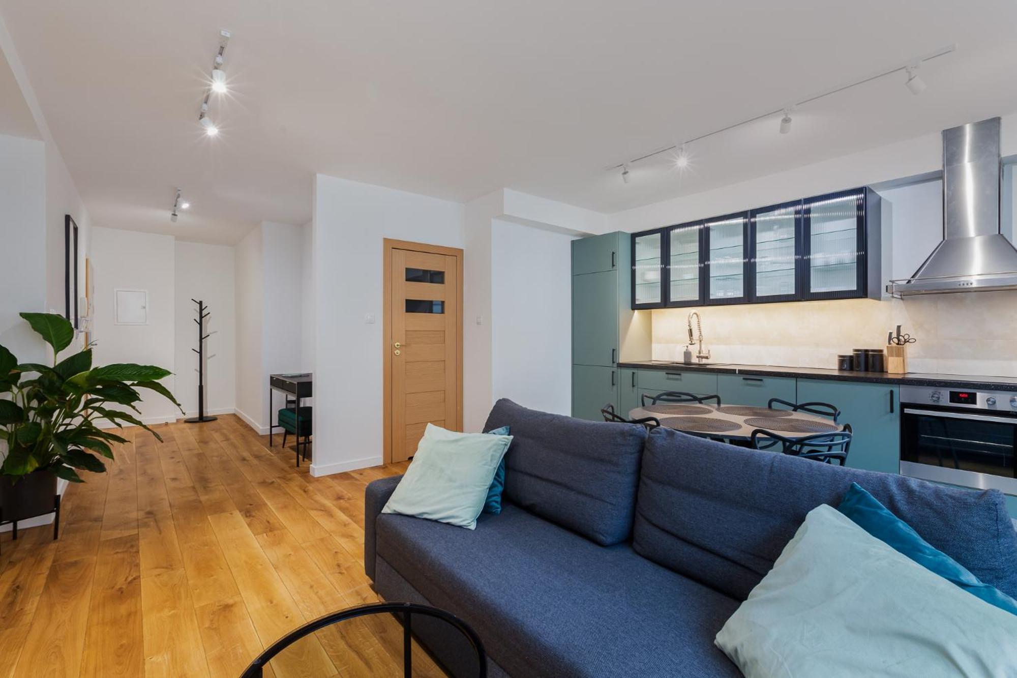 One-Bedroom Apartment Old Town View