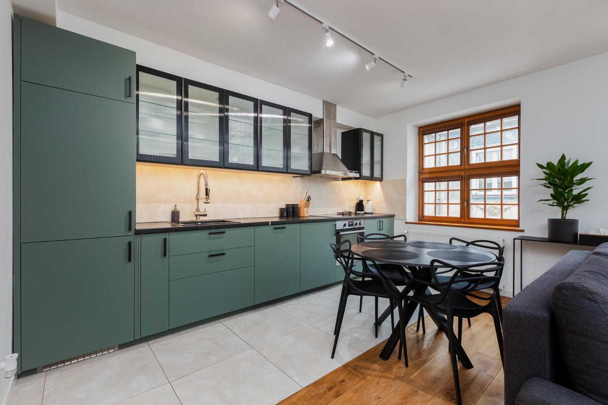 One-Bedroom Apartment Old Town View