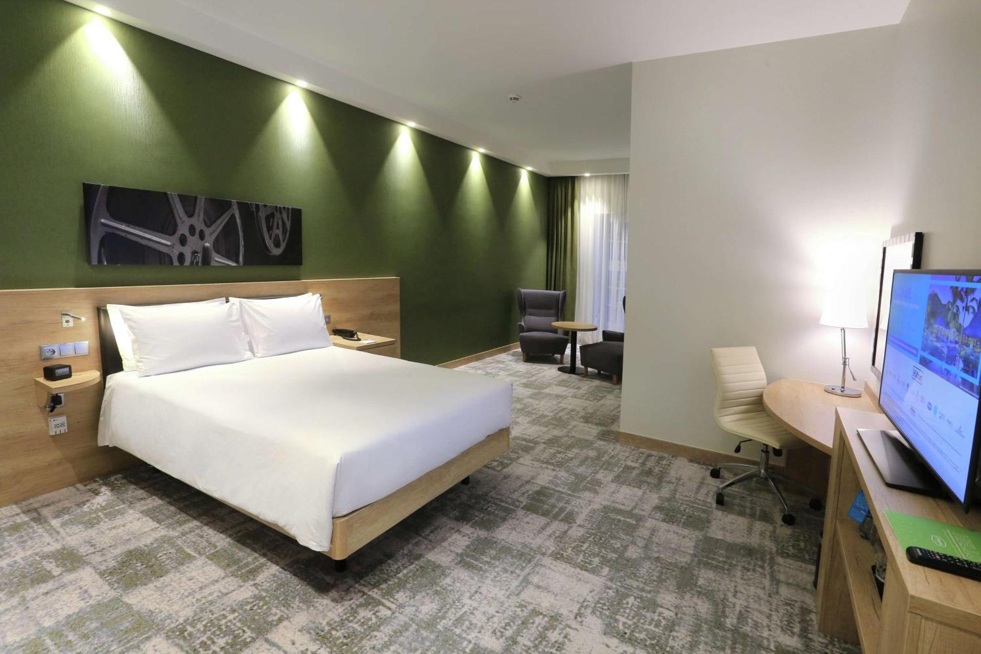Queen Room City View
