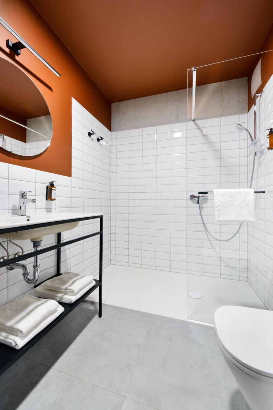 Standard Double Room- OFICYNA building
