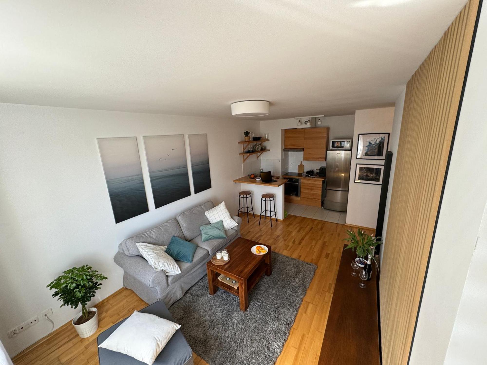 One-Bedroom Apartment