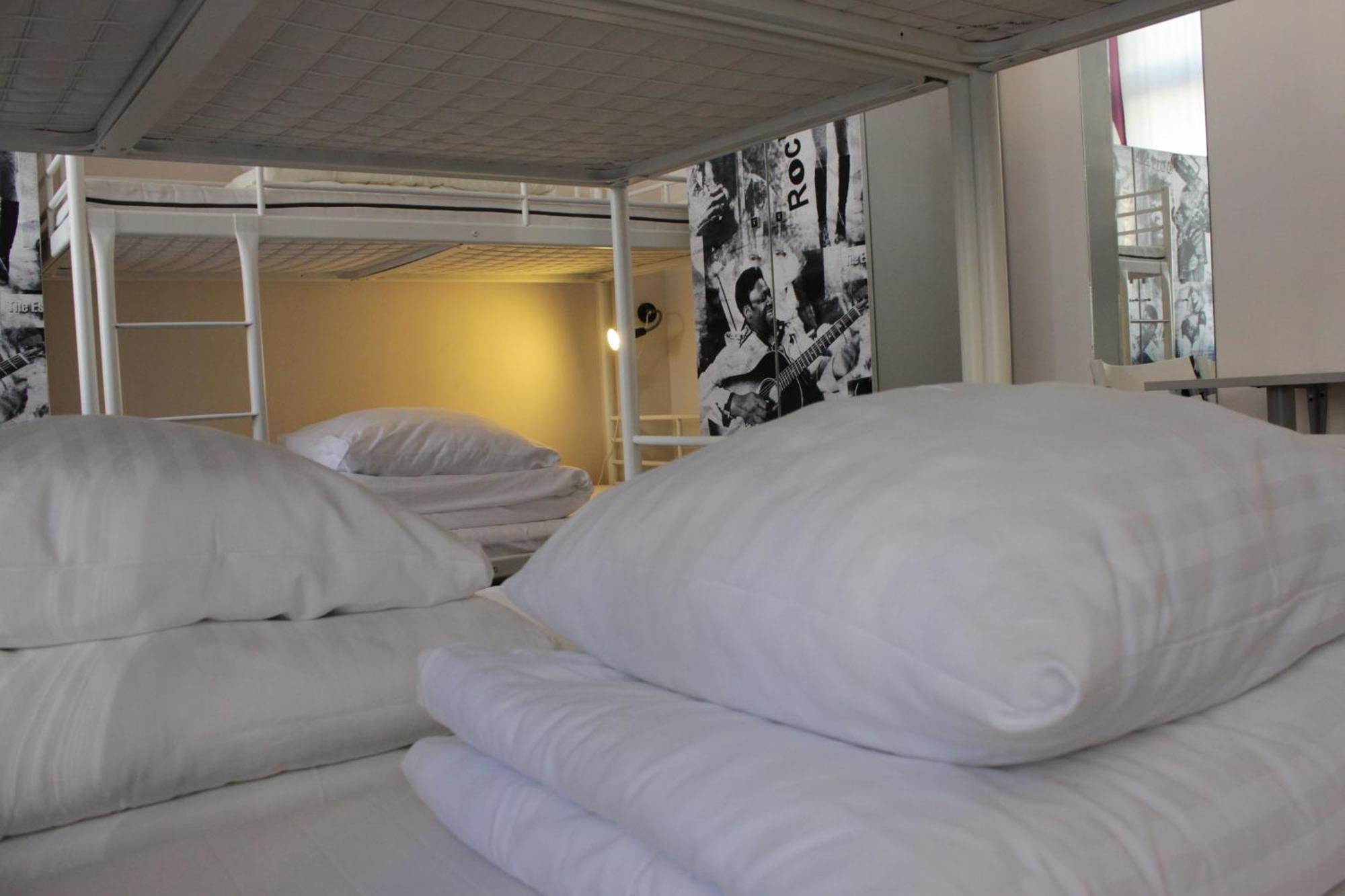 Bed 8-Bed Dormitory Room