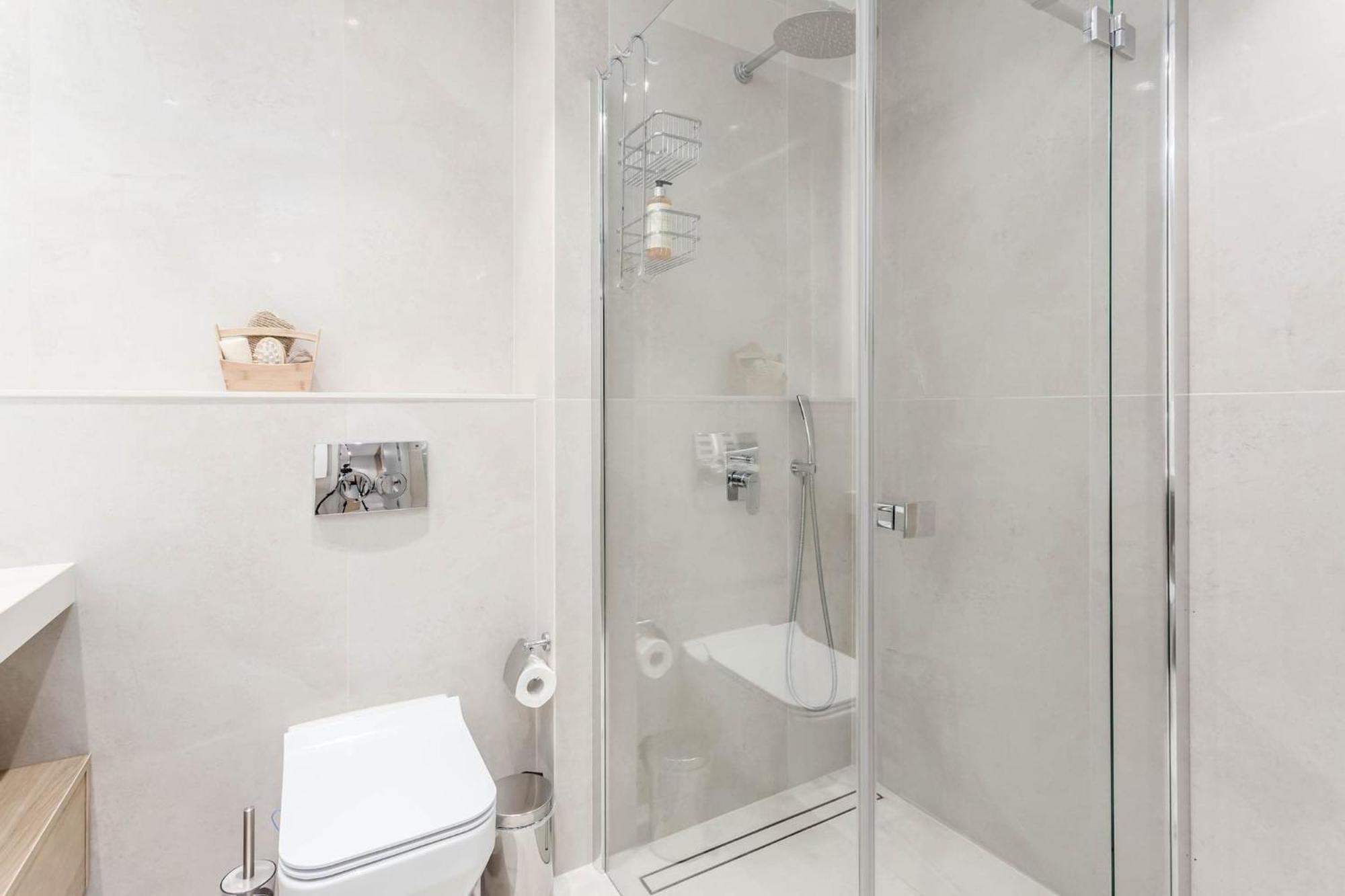 Superior One-Bedroom Apartment