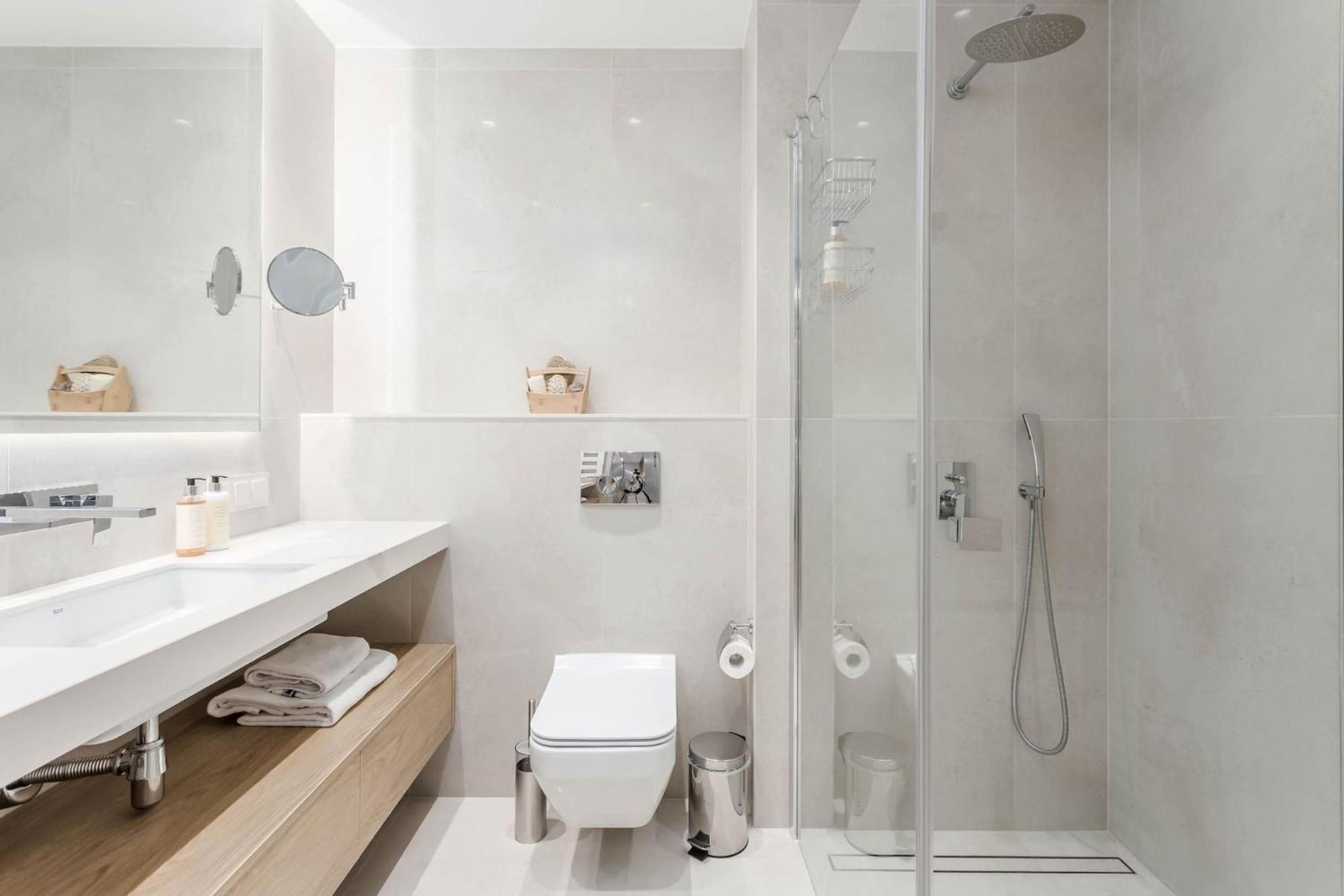 Superior One-Bedroom Apartment