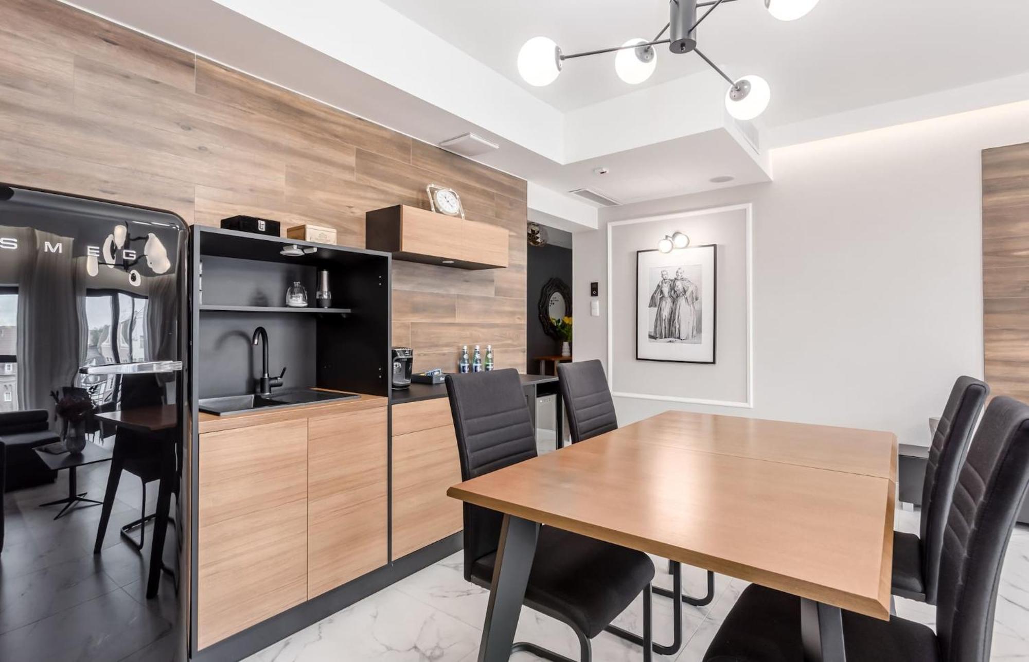 Two-Bedroom Superior Apartment
