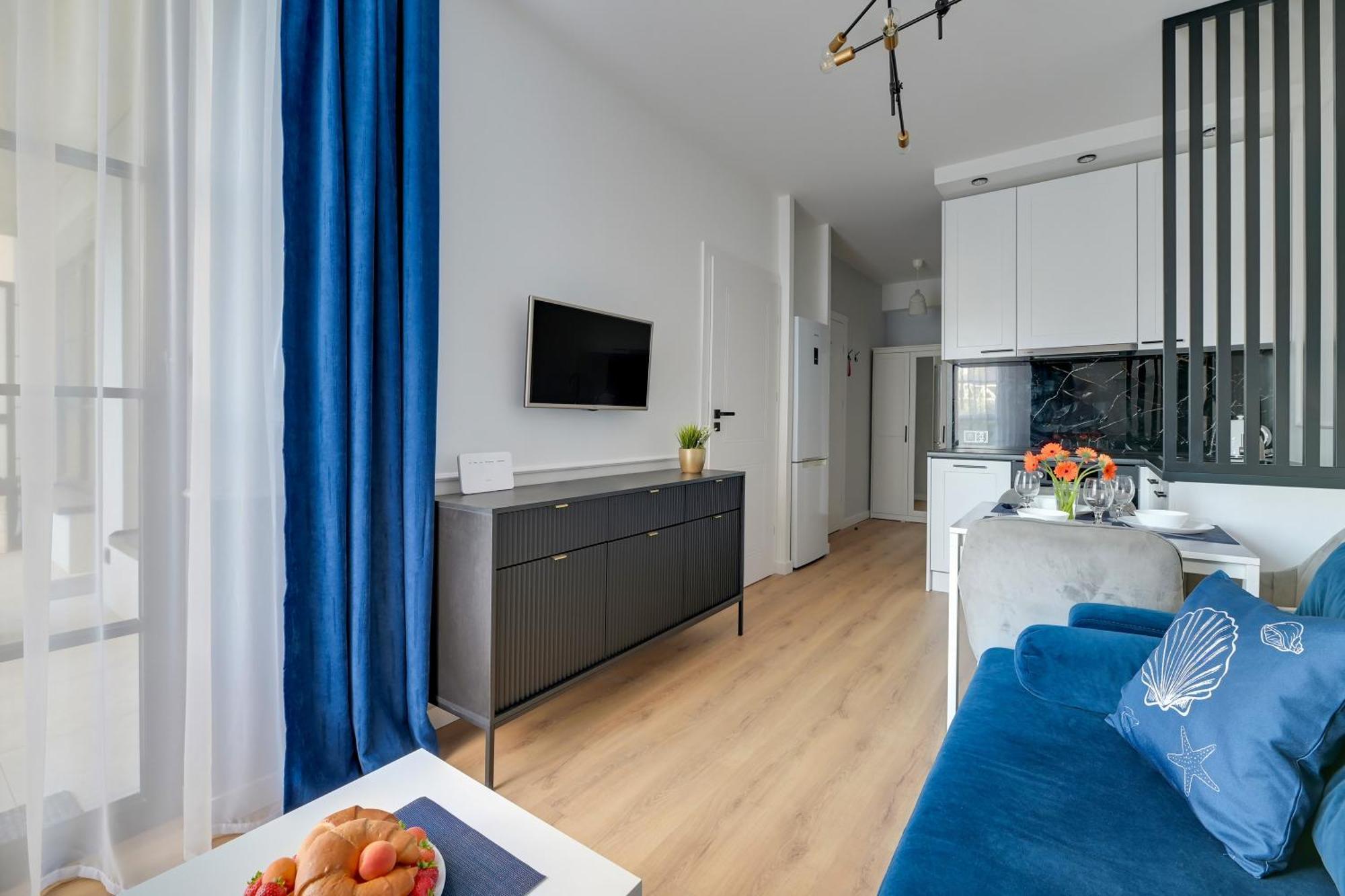 Deluxe One-Bedroom Apartment Garden View