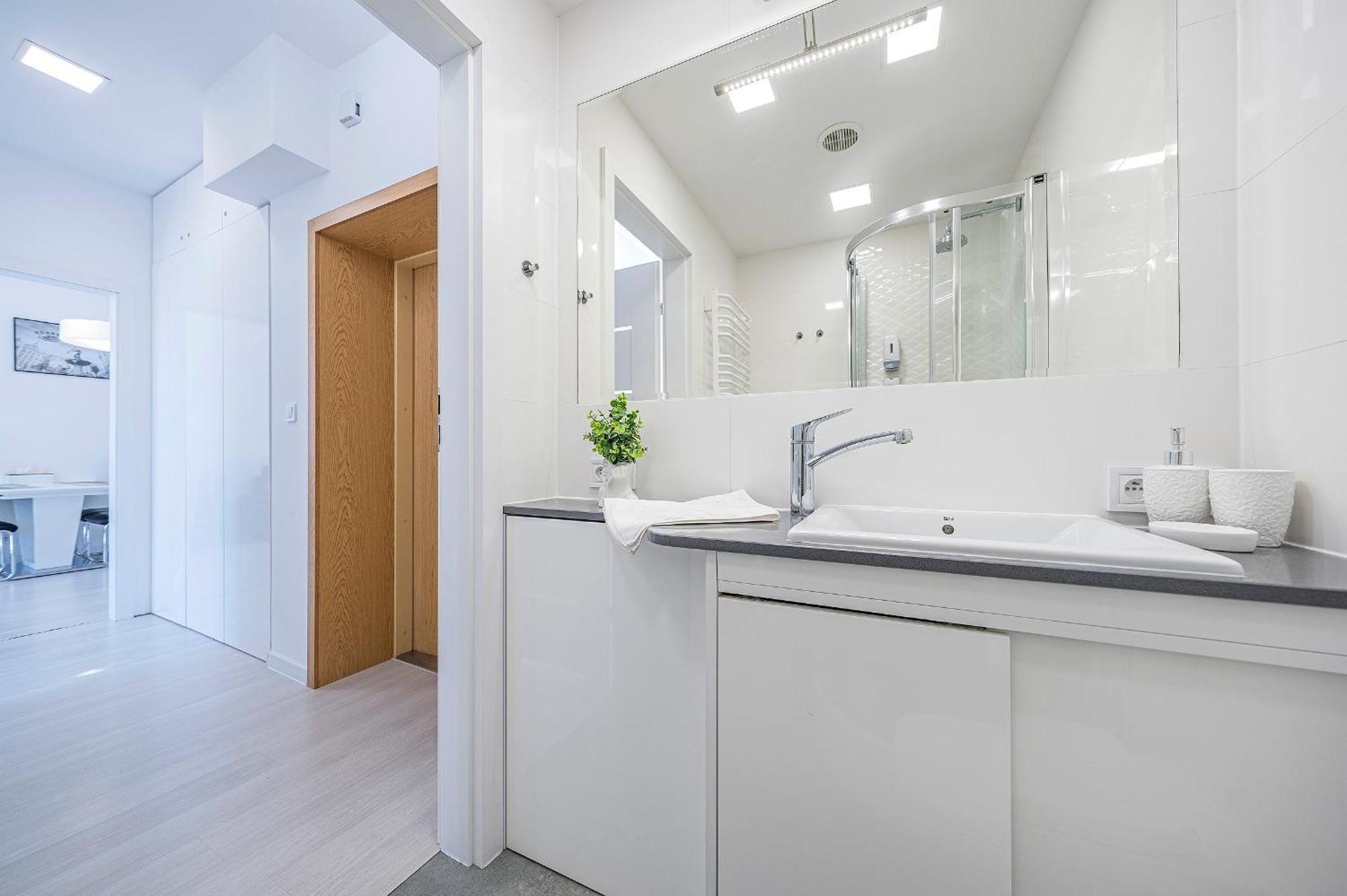 One-Bedroom Apartment Rivier View