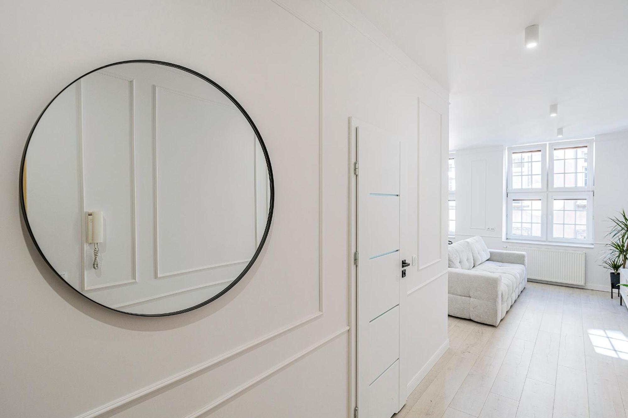 One-Bedroom Apartment Old Town View