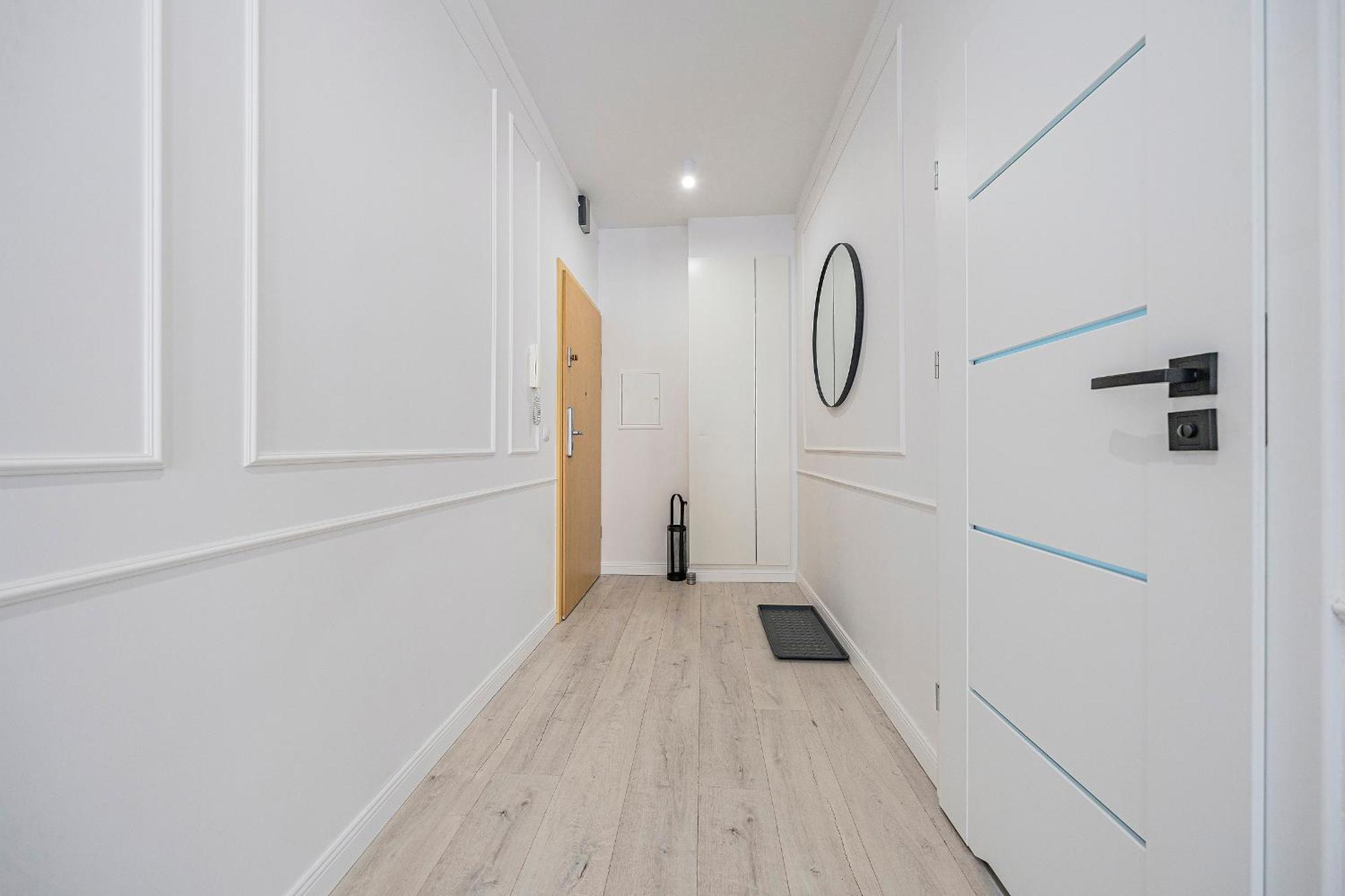 One-Bedroom Apartment Old Town View