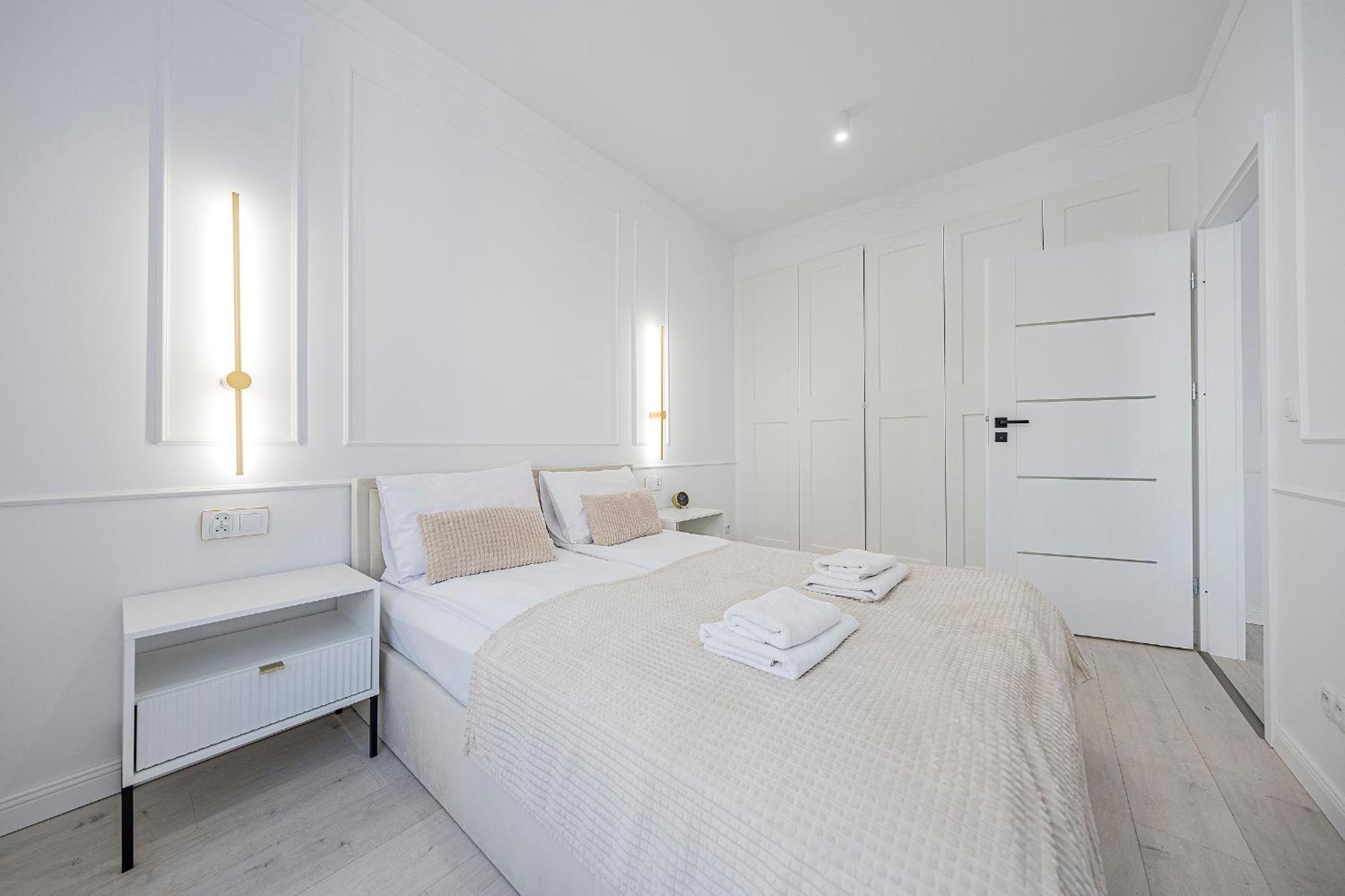 One-Bedroom Apartment Old Town View