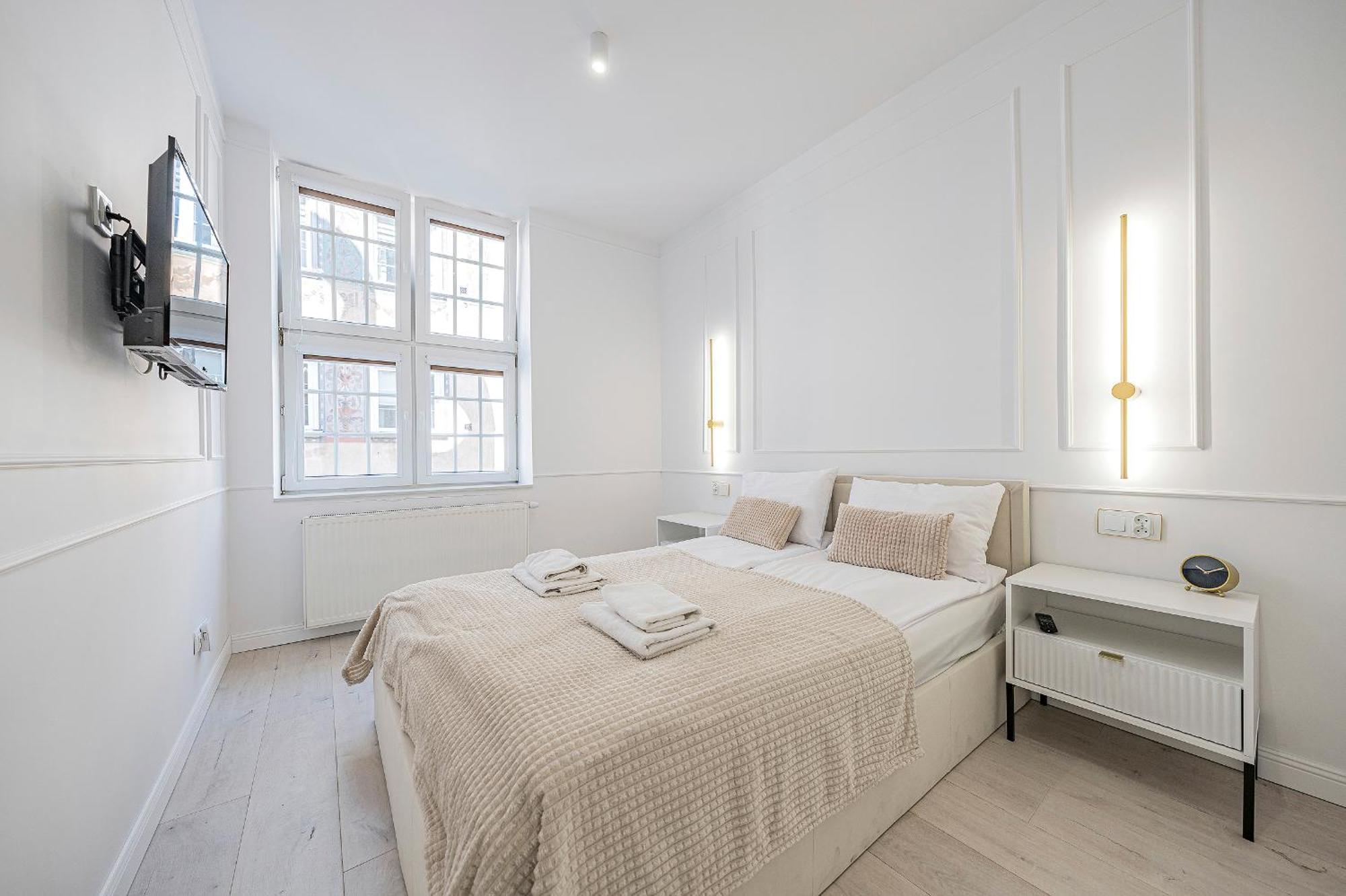 One-Bedroom Apartment Old Town View