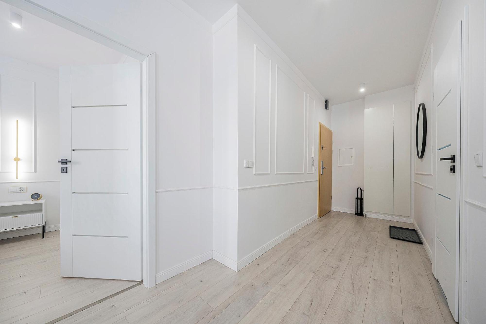 One-Bedroom Apartment Old Town View