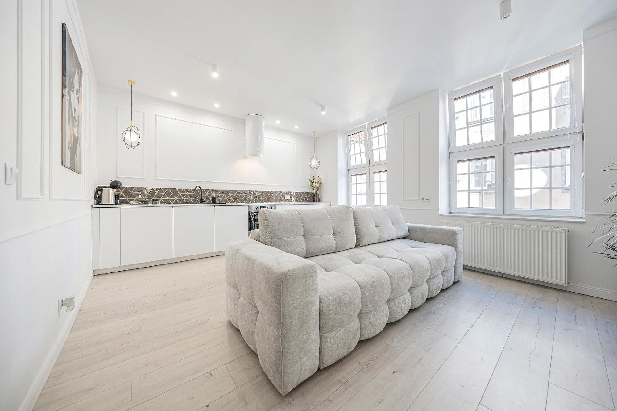One-Bedroom Apartment Old Town View
