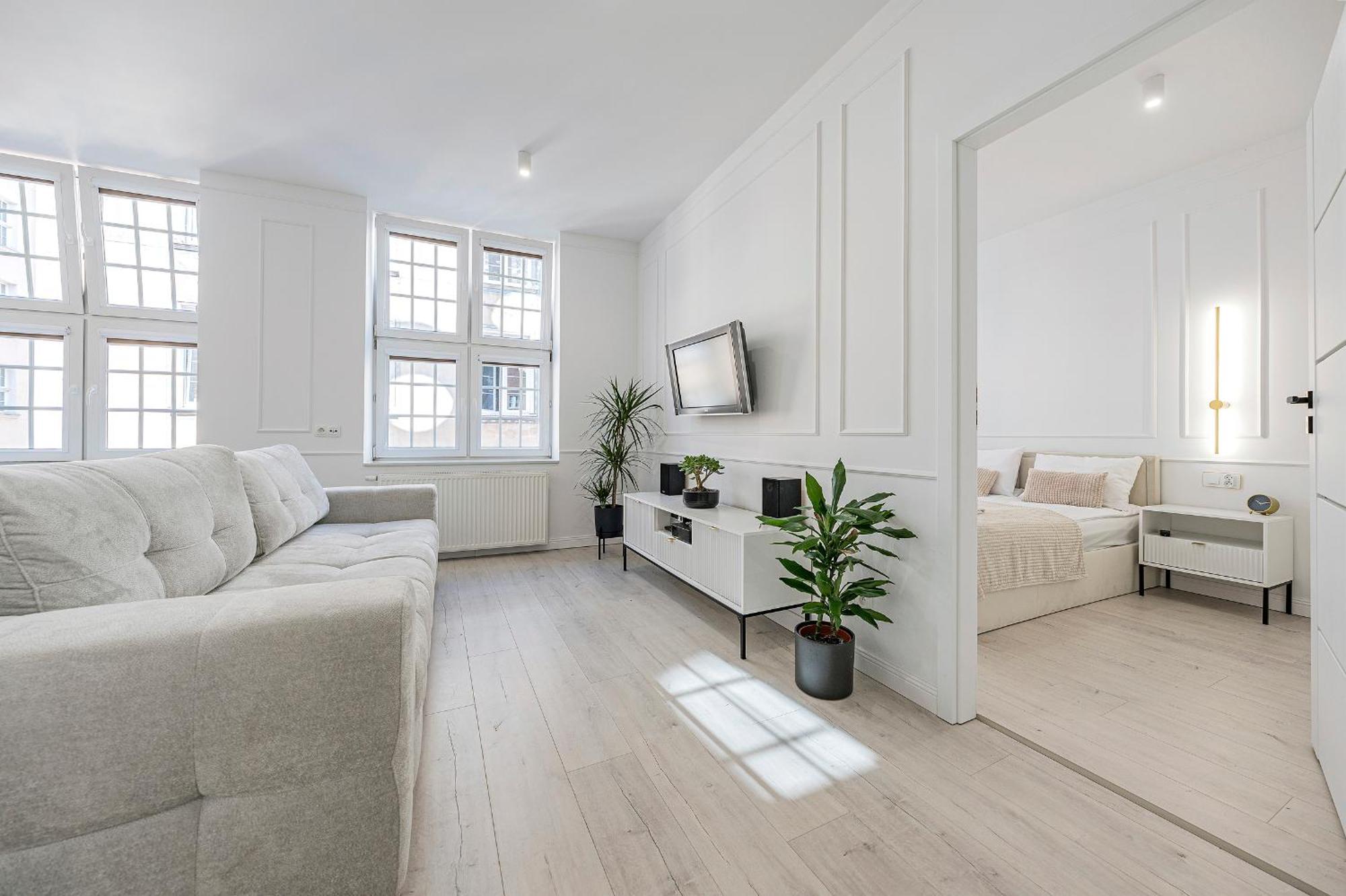 One-Bedroom Apartment Old Town View