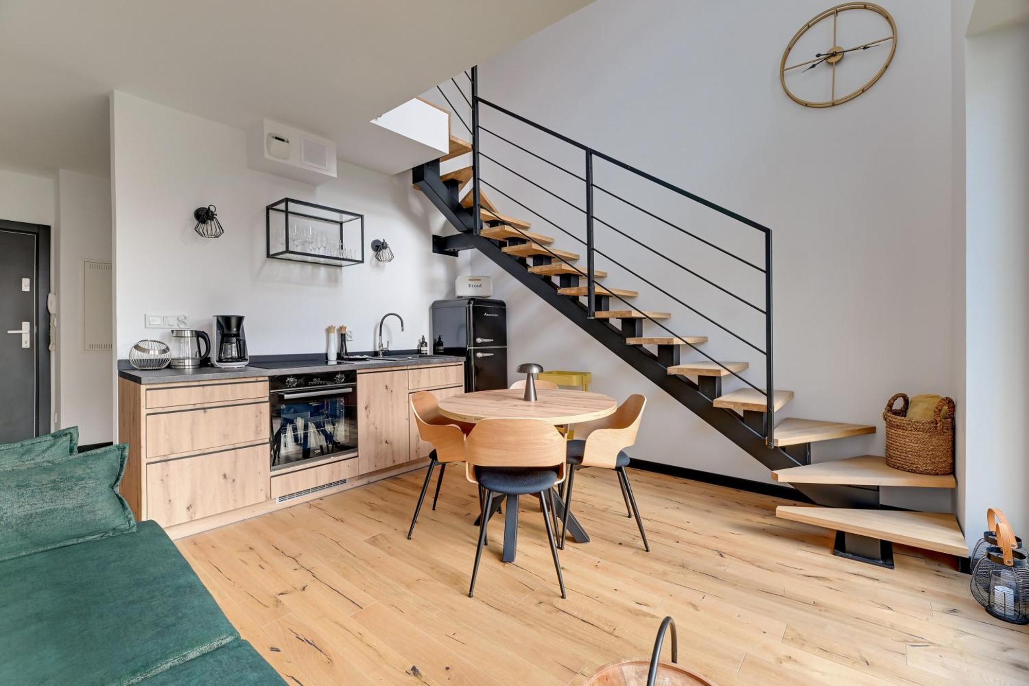 One-Bedroom Apartment