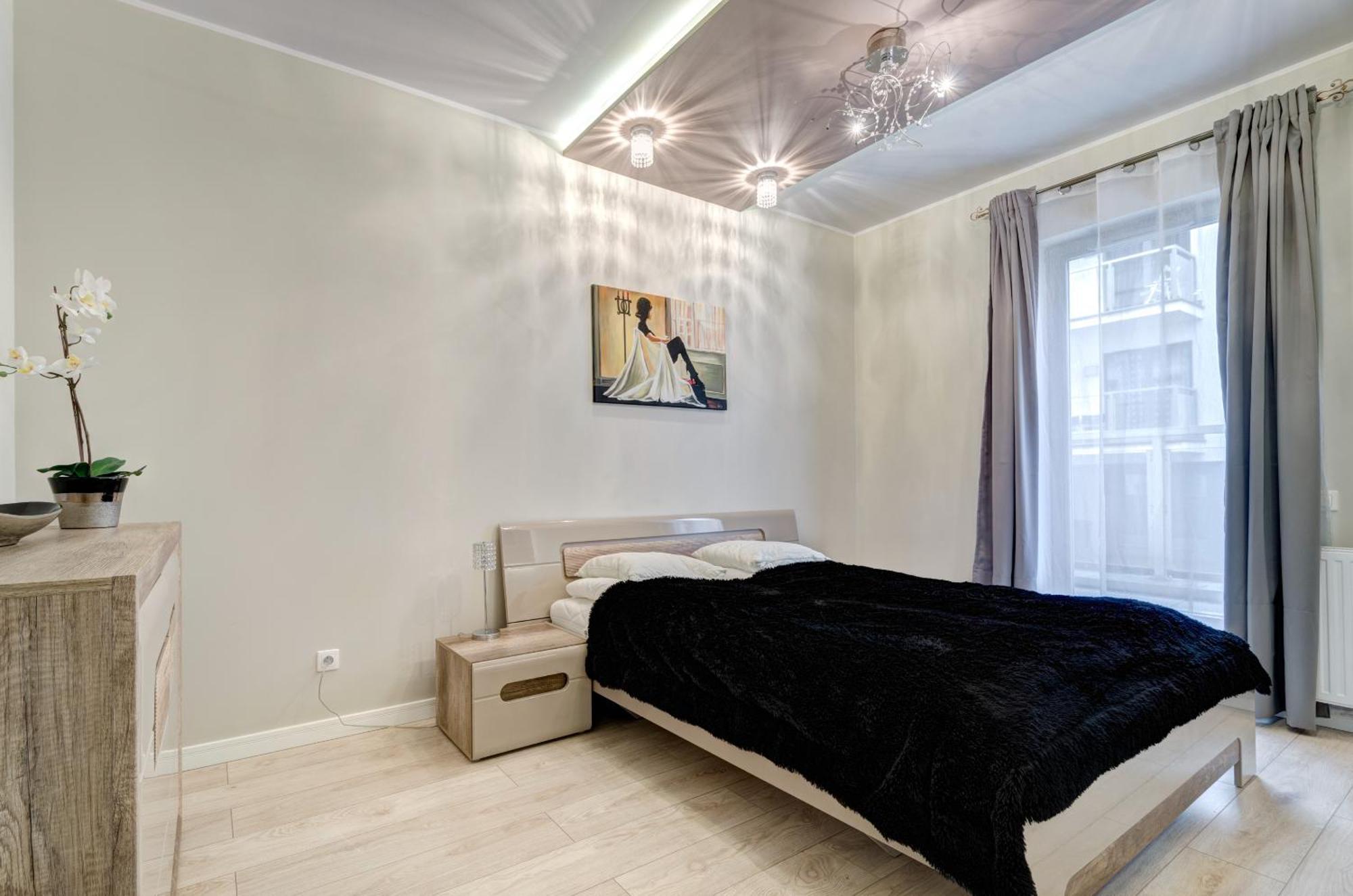 Premier Three-Bedroom Apartment River View Balcony