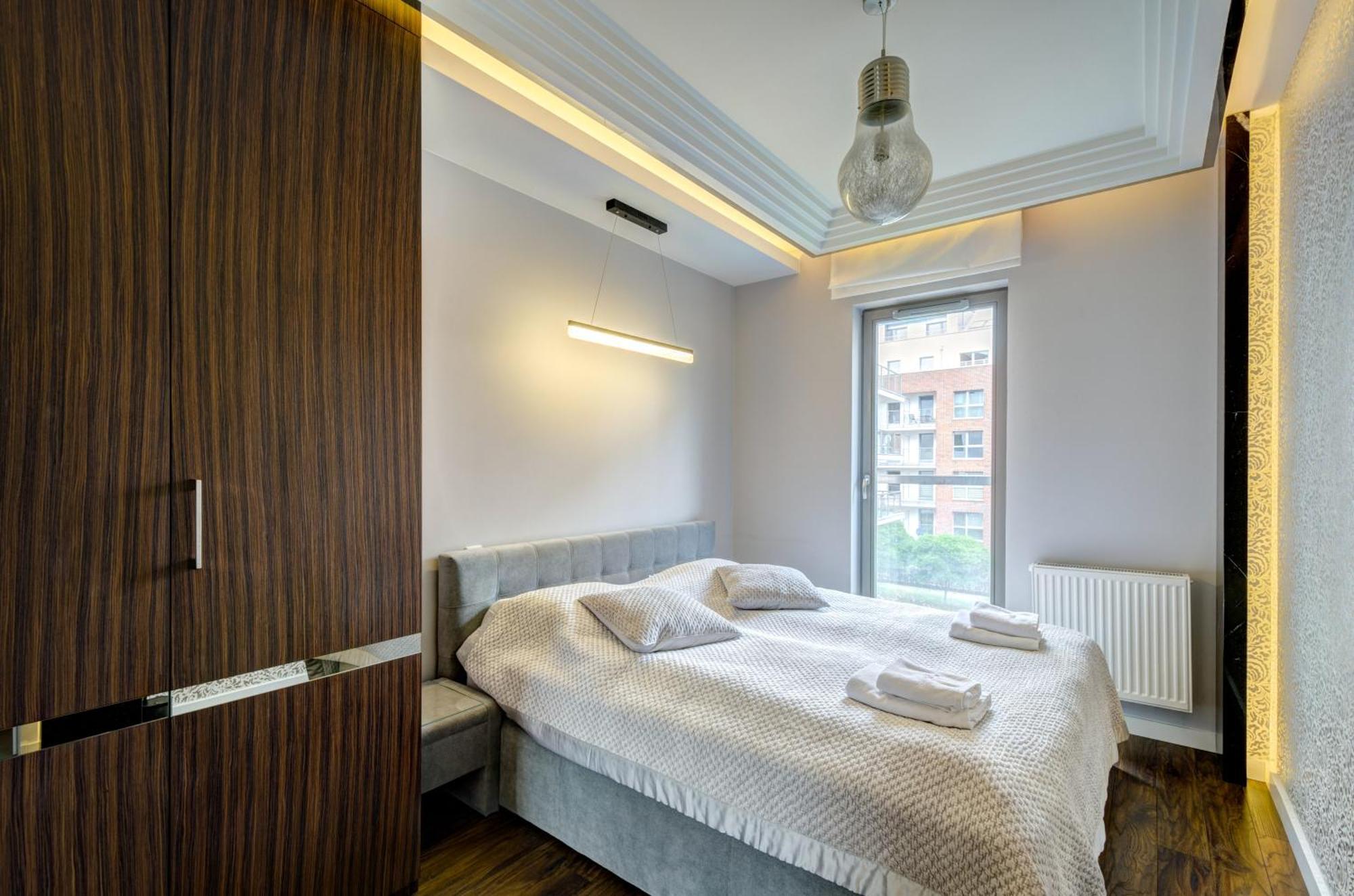 Premier Two-Bedroom Apartment River View Balcony