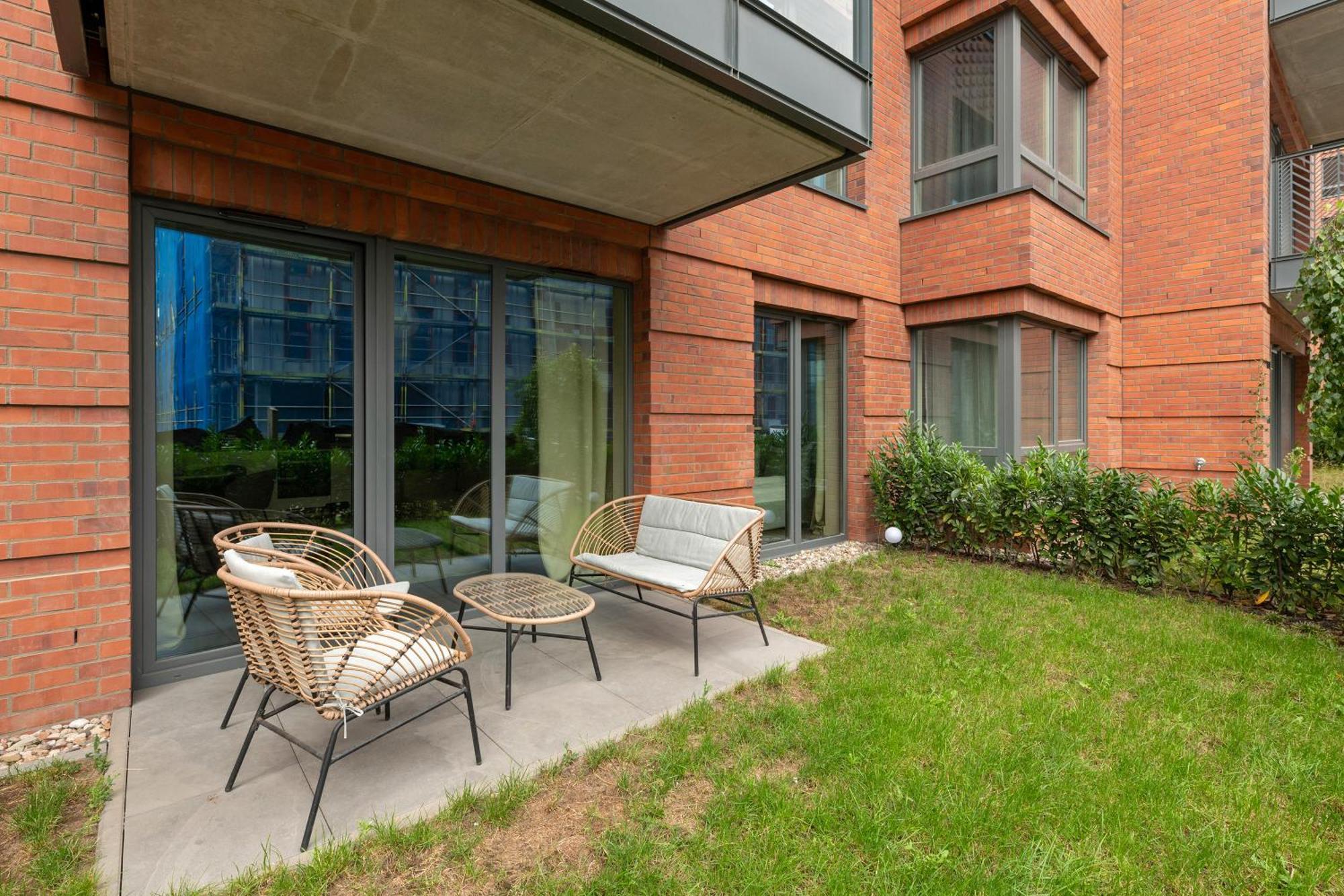 One-Bedroom Apartment Terrace