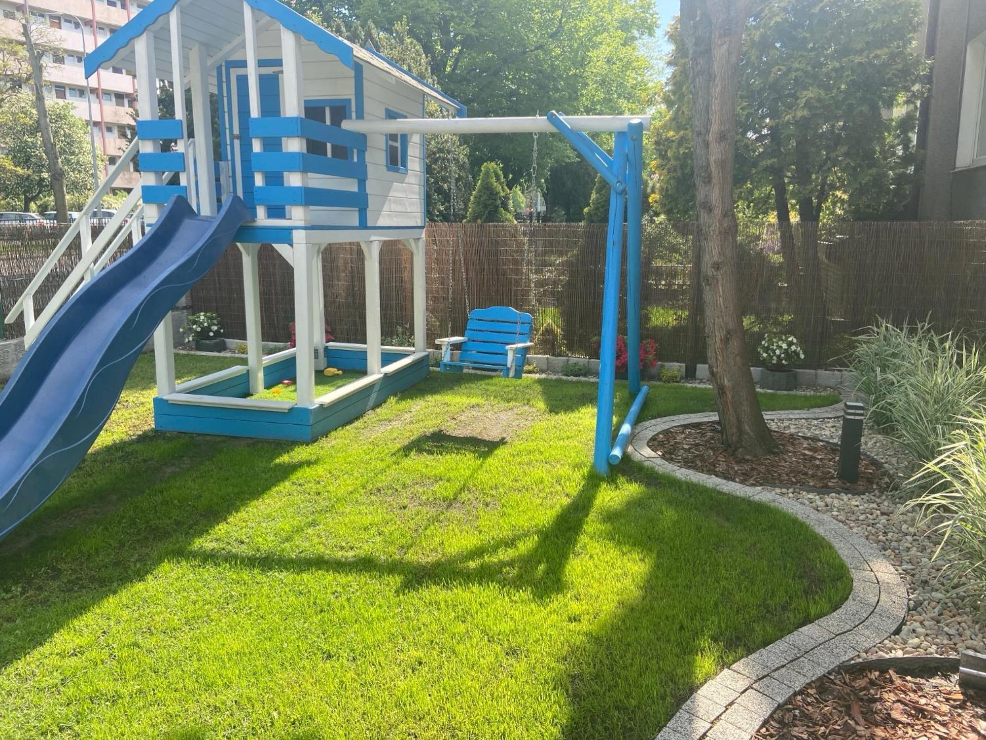 One-Bedroom Apartment Garden View