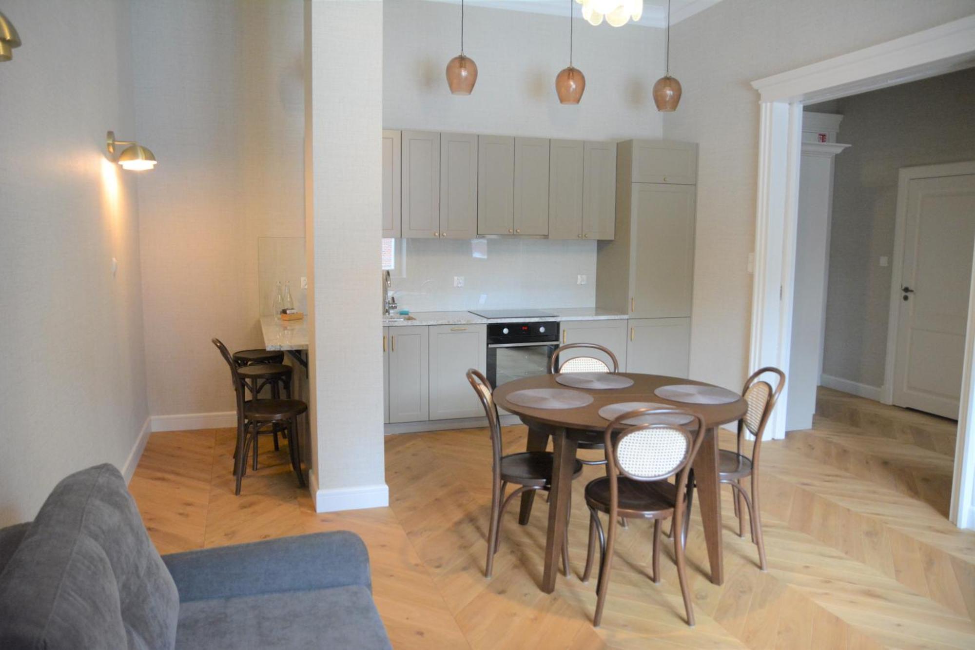 Deluxe Apartment