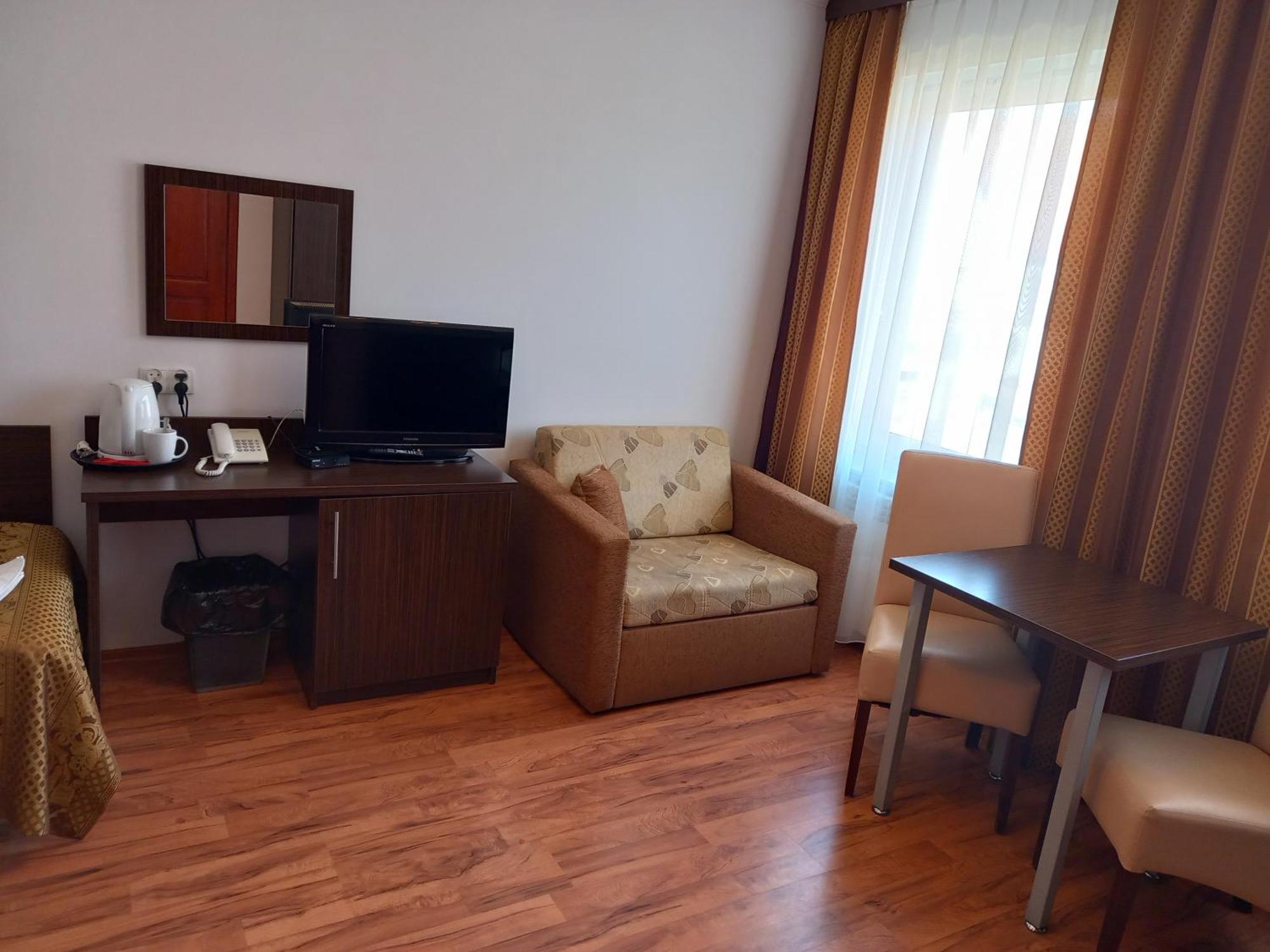 Large Single Room
