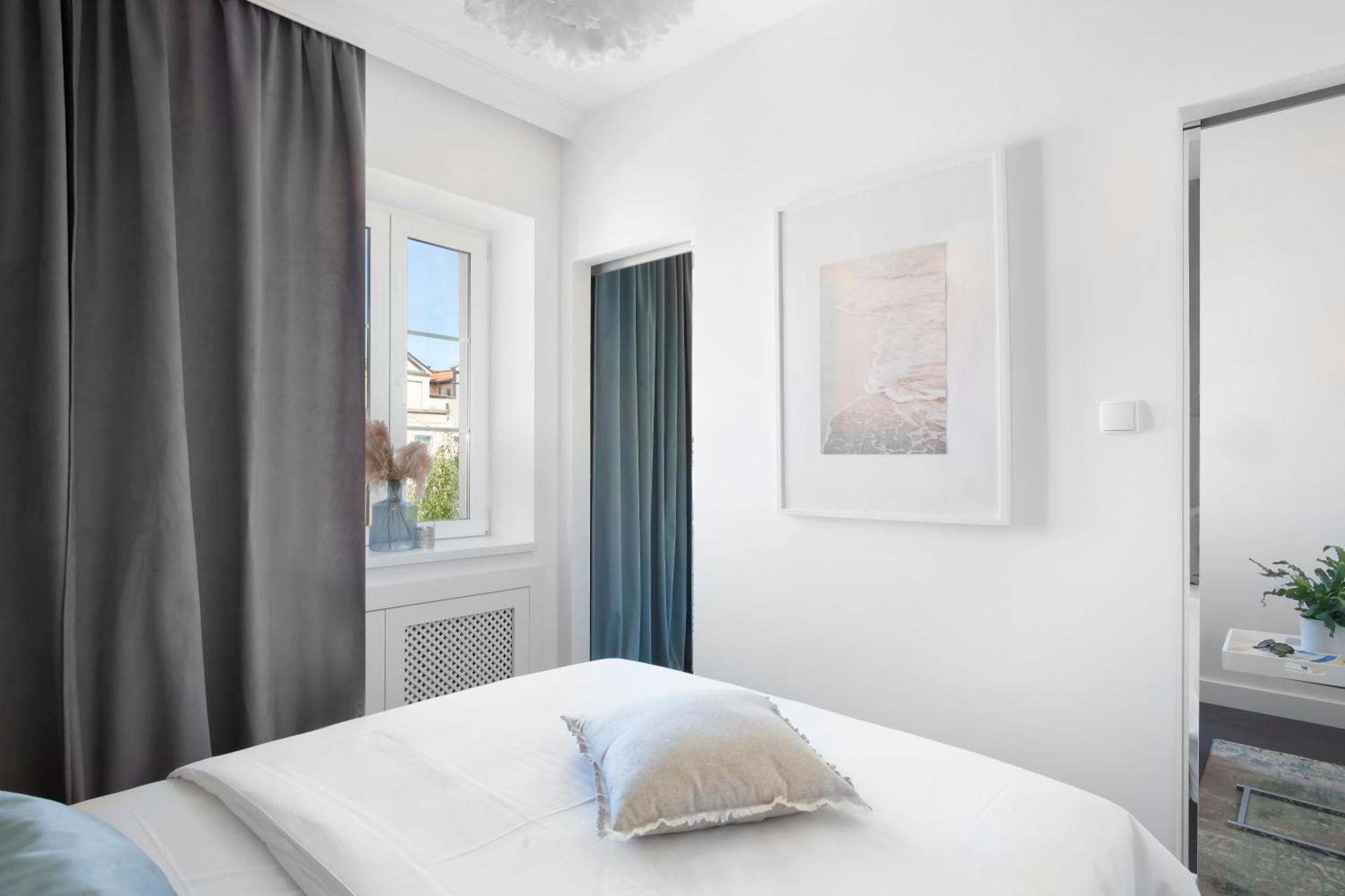 Deluxe One-Bedroom Apartment Kozia 2 or 1