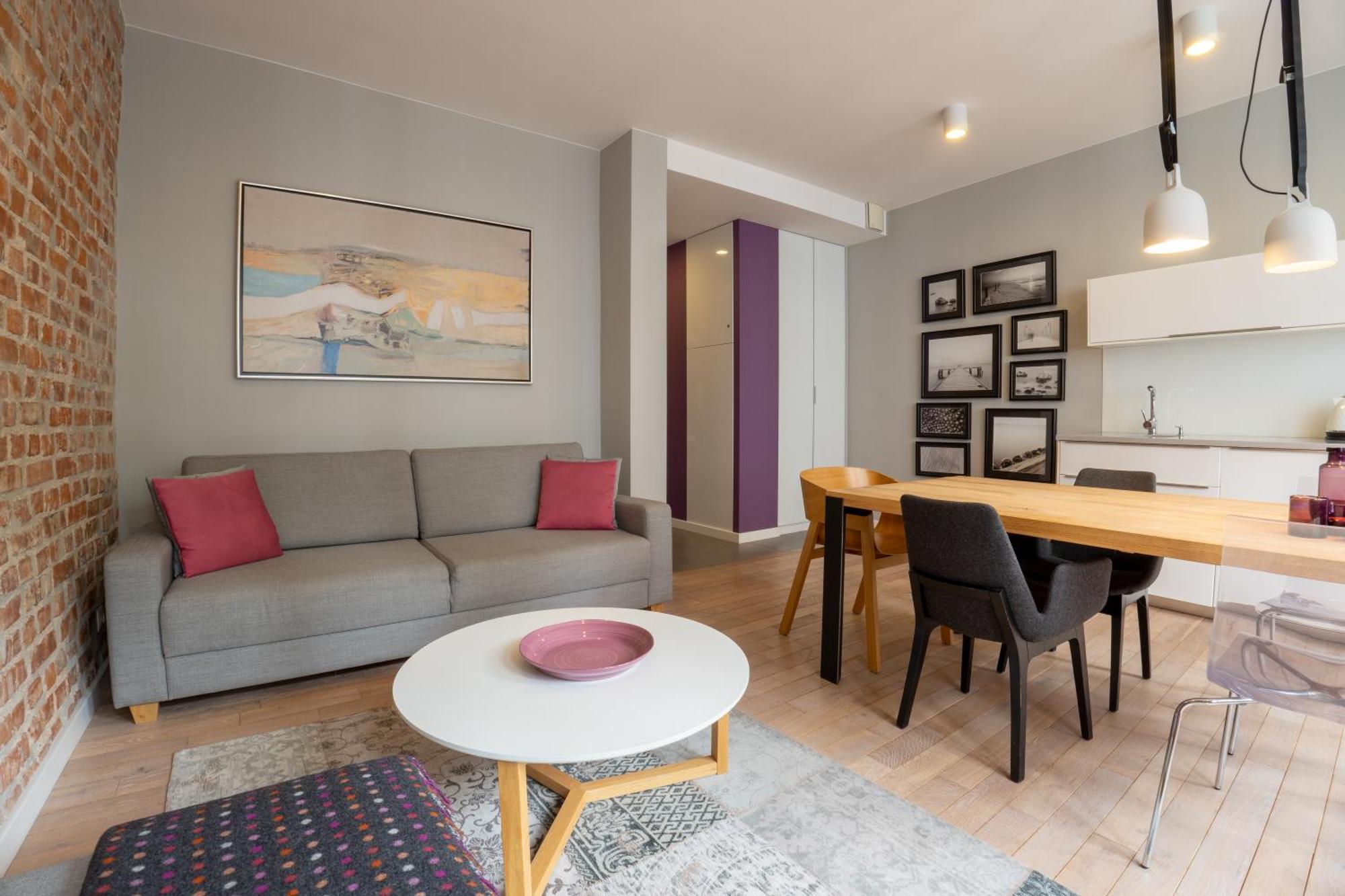One-Bedroom Apartment