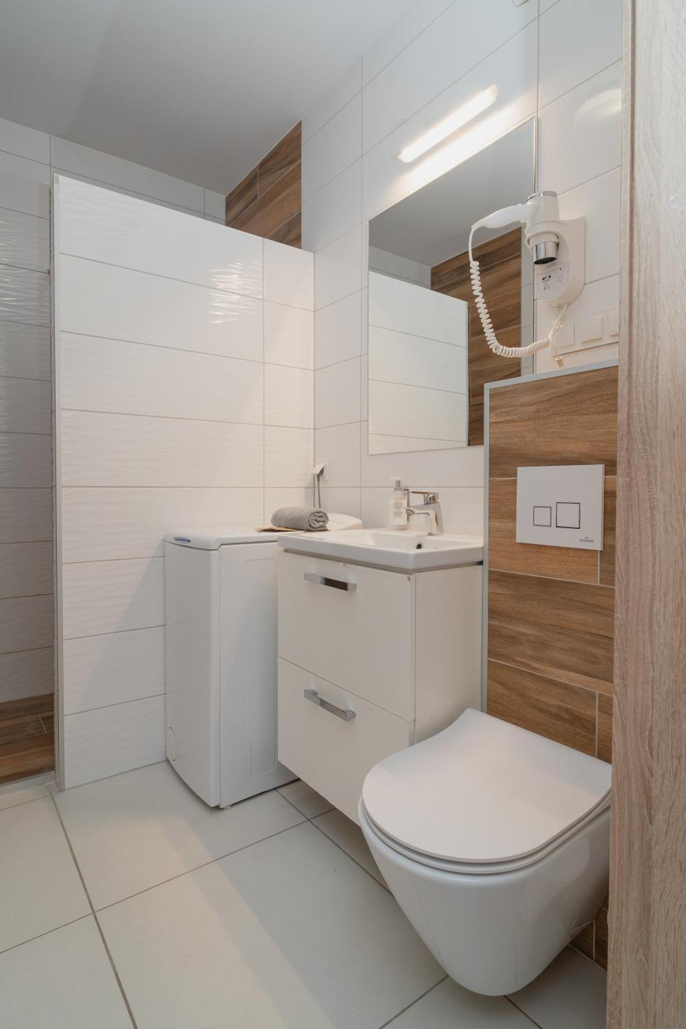 One-Bedroom Deluxe Apartment