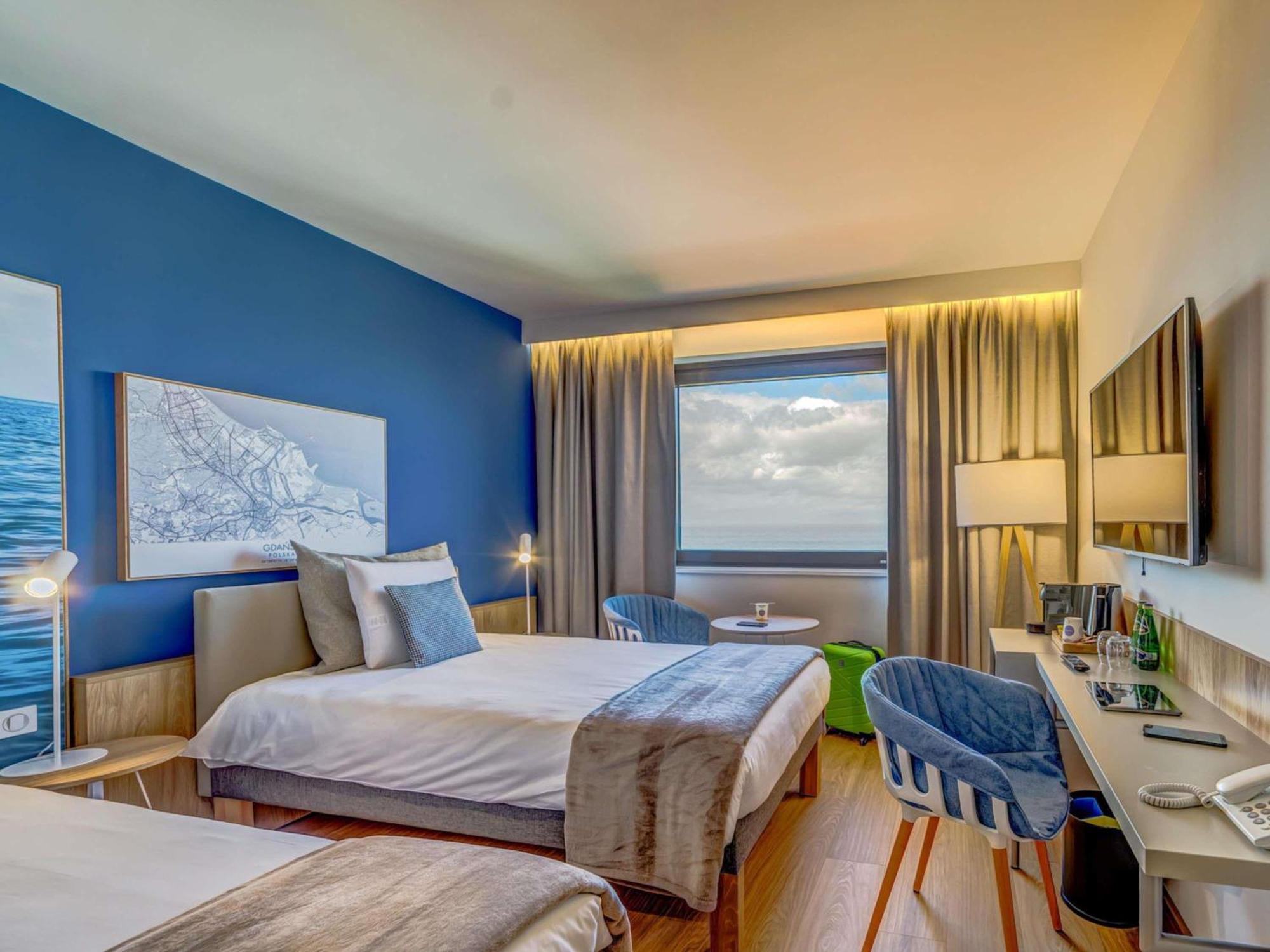 Superior Twin Room with Central Sea View