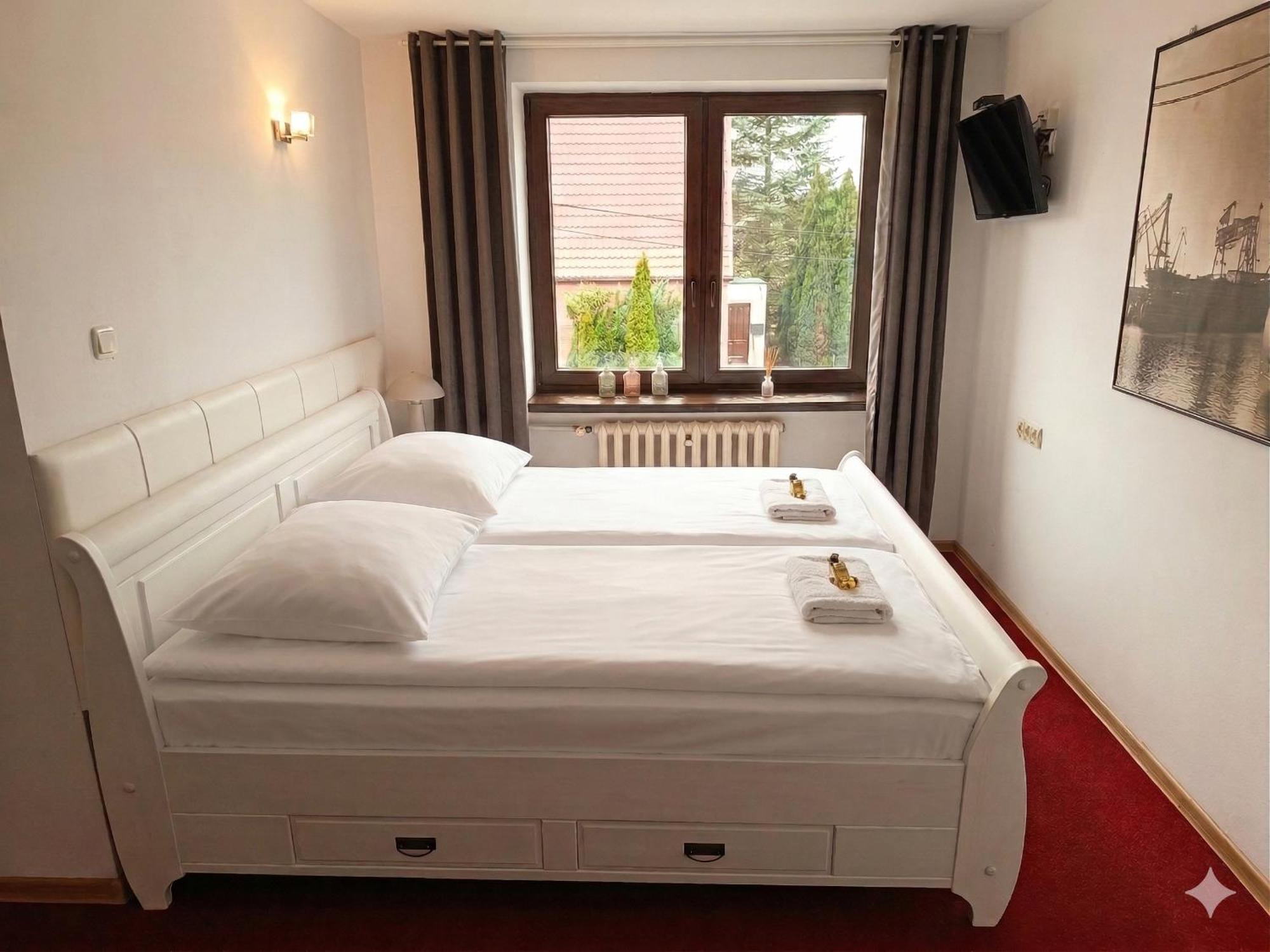 Double Room,1758546535:JPEG
