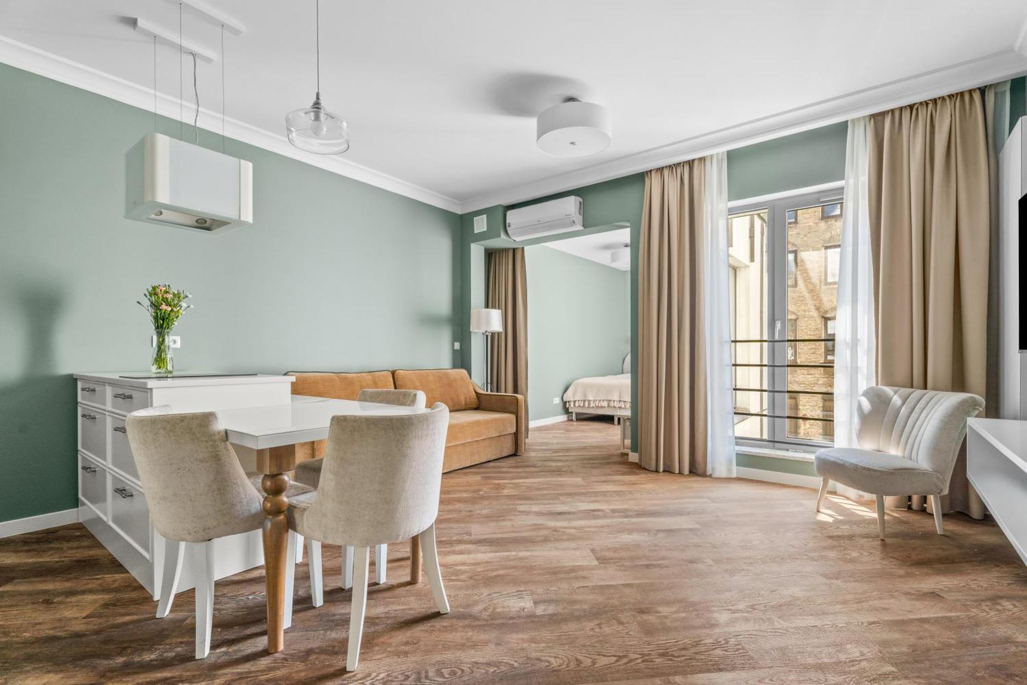 Deluxe Apartment