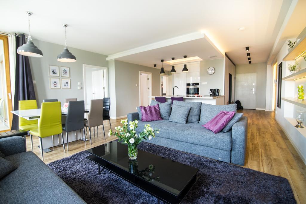 Deluxe Three-Bedroom Apartment