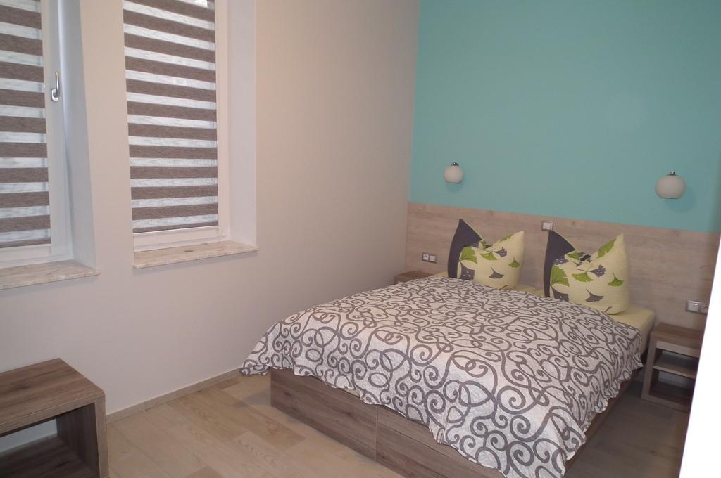 Two-Bedroom Apartment,408258258:JPEG