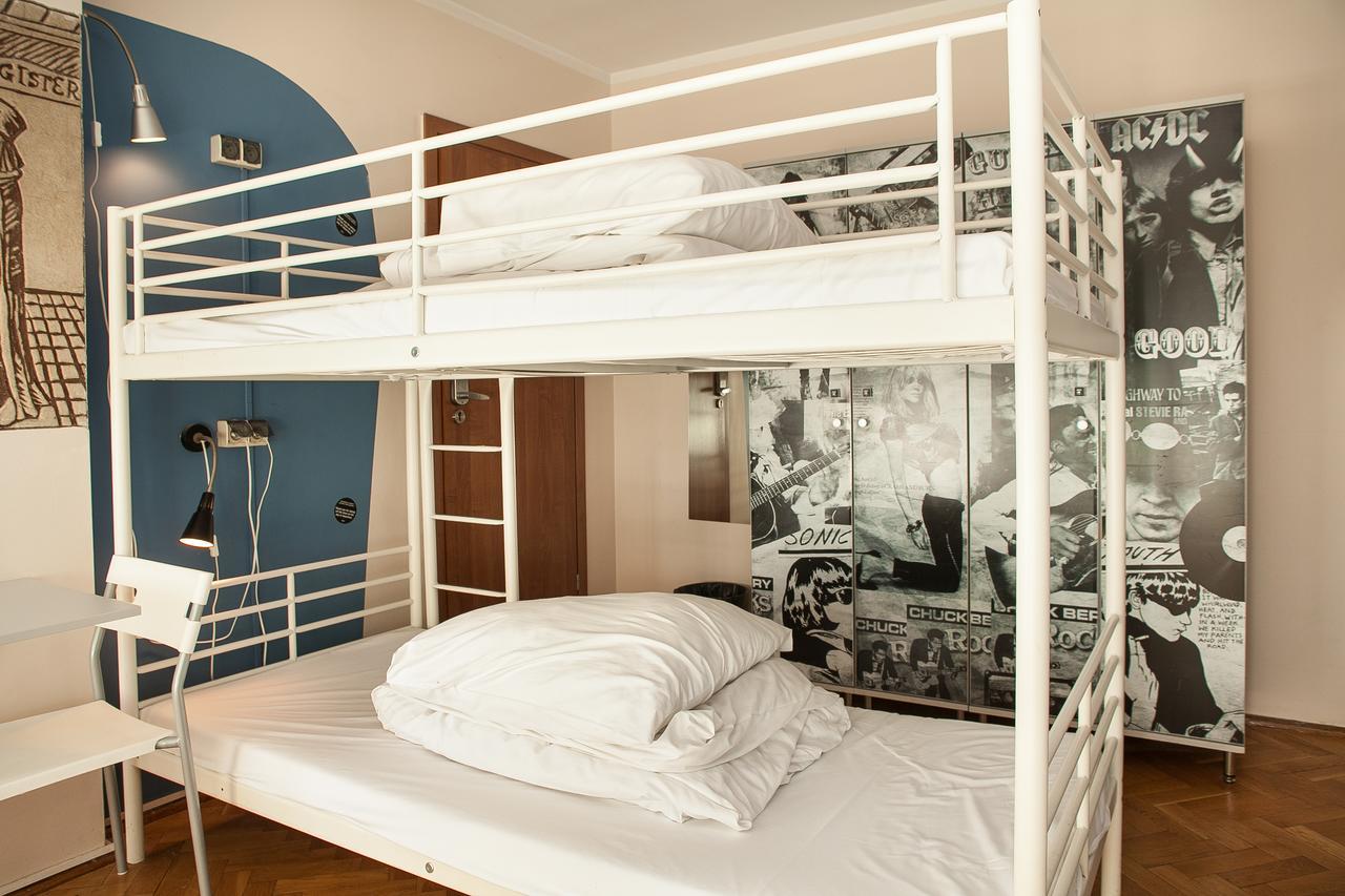 Bed 8-Bed Dormitory Room