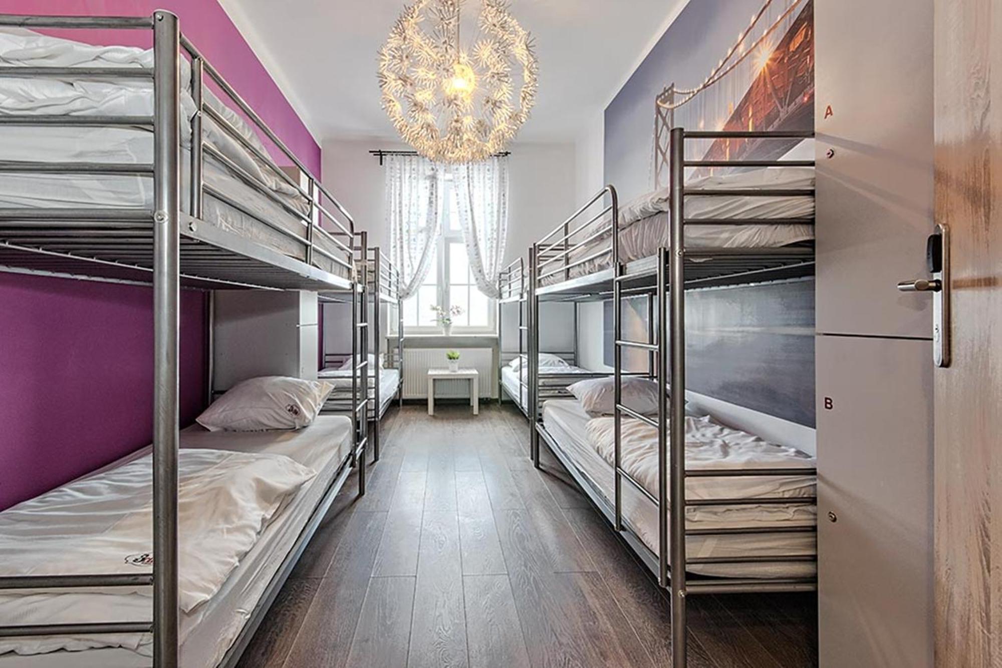 Single Bed 10-Bed Dormitory Room