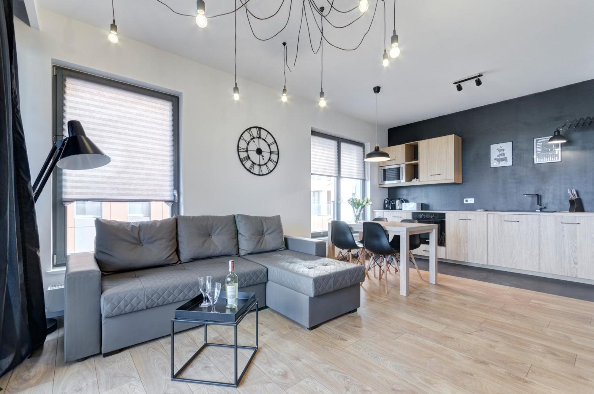 Deluxe Two-Bedroom Apartment Balcony River View