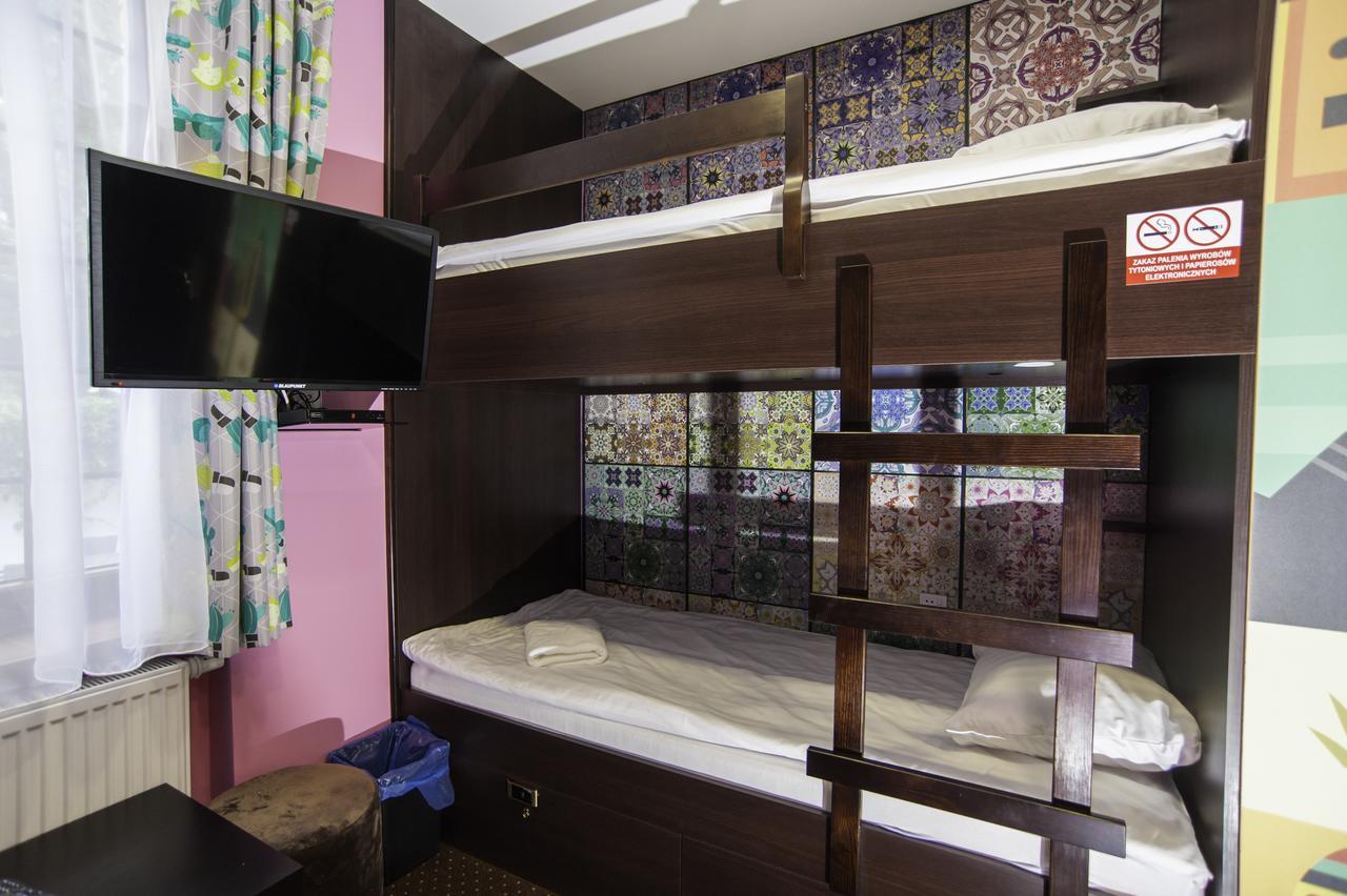 Bed 4-Bed Mixed Dormitory Room