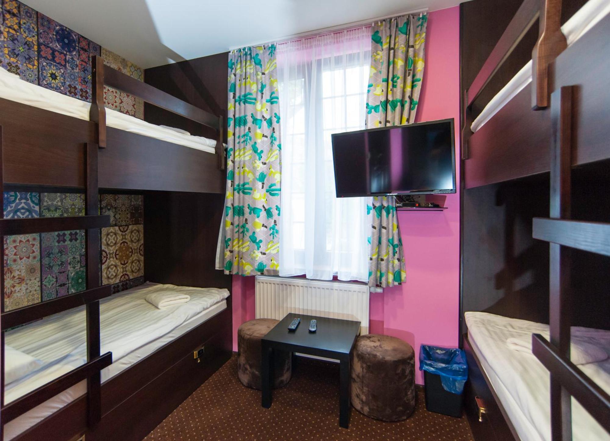Bed 4-Bed Mixed Dormitory Room