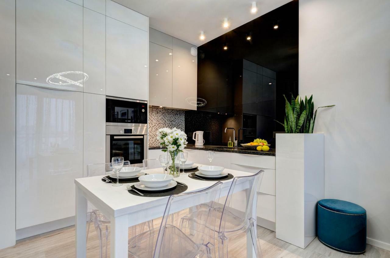 Superior One-Bedroom Apartment Balcony