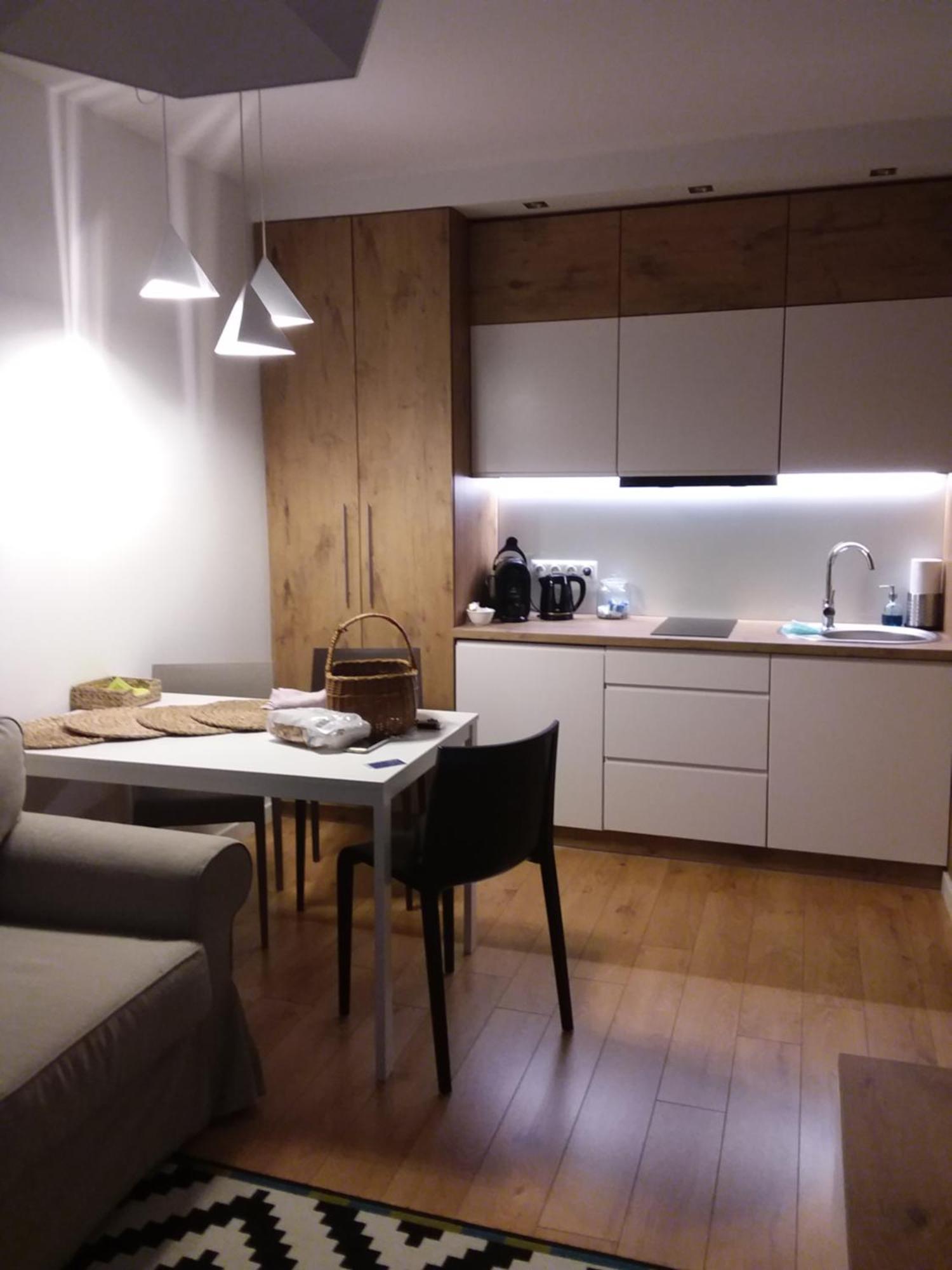 One-Bedroom Apartment,870859511:JPEG