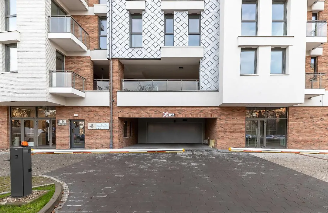 Garden Gates Apartments By Noclegi Renters-1