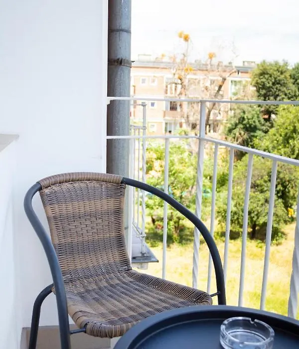 Close To Everywhere, Parking ! Happy Apartment Old Town & Main Station-1