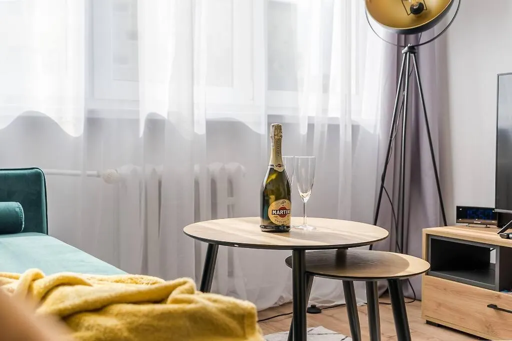 Uroczy apartament 2 pokoje - 10 min do morza!-1