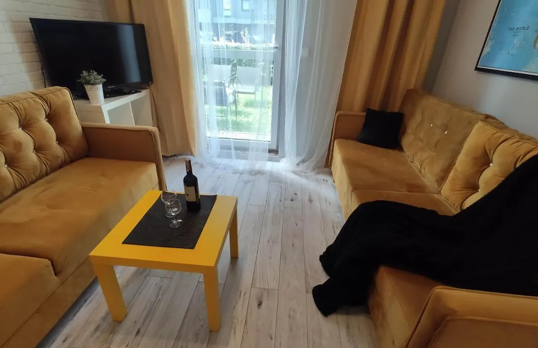Black House-1