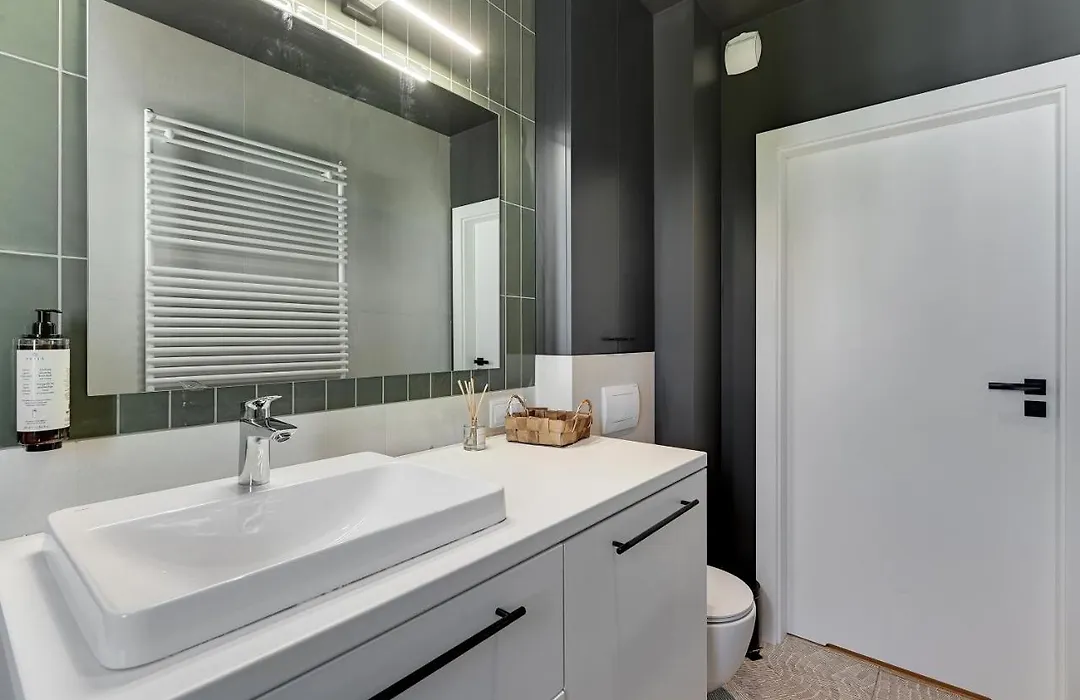 Luxury Aura 40 - 4 By Grand Apartments-1
